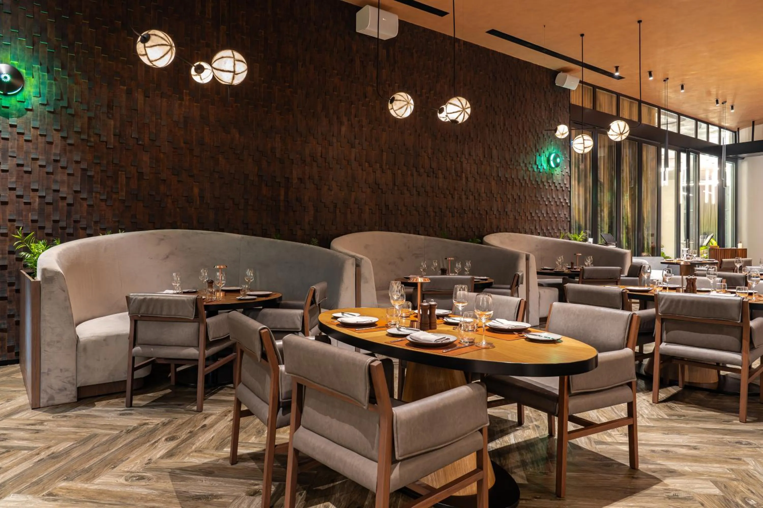 Restaurant/places to eat in Novotel Dubai World Trade Centre