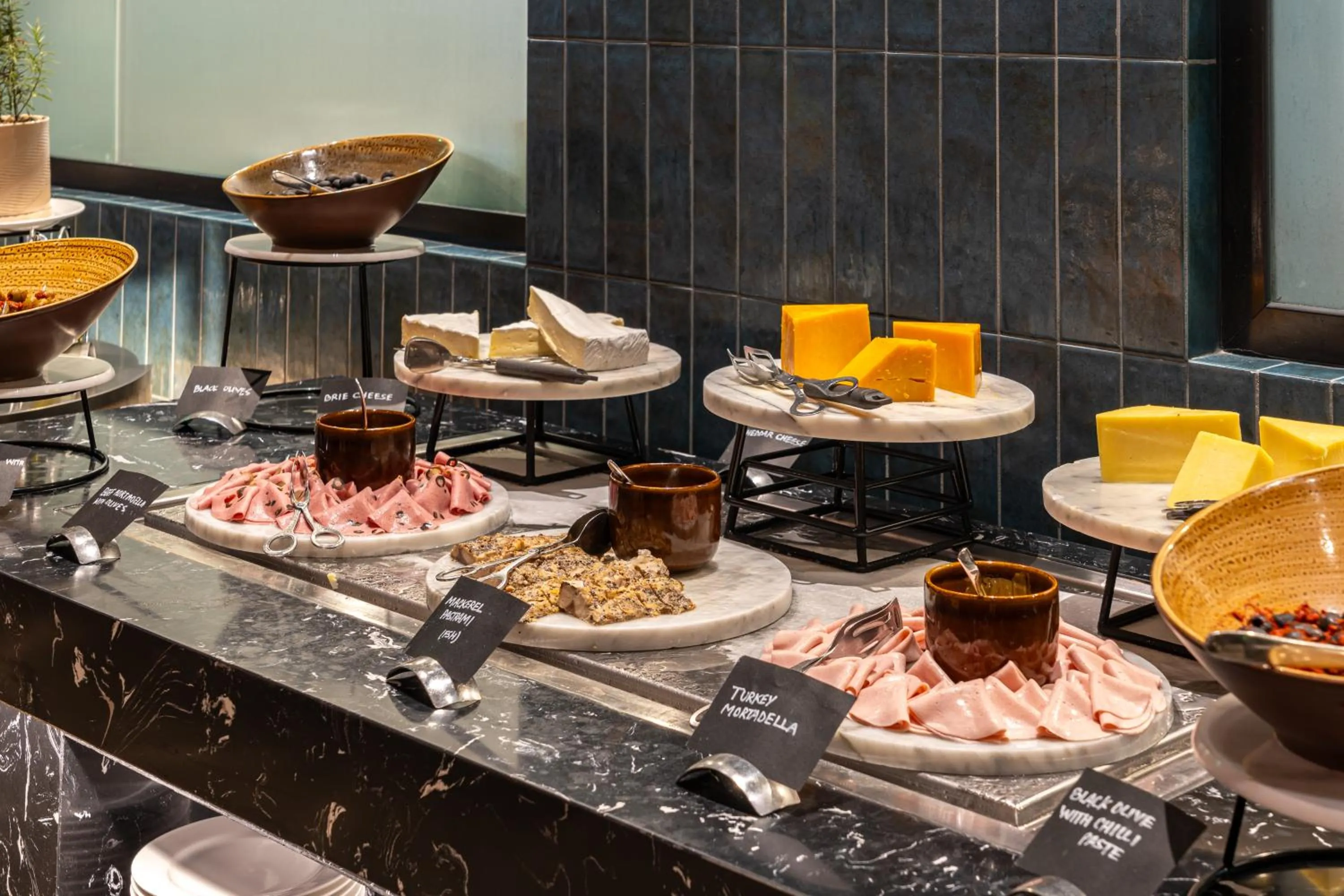 Restaurant/places to eat in Novotel Dubai World Trade Centre