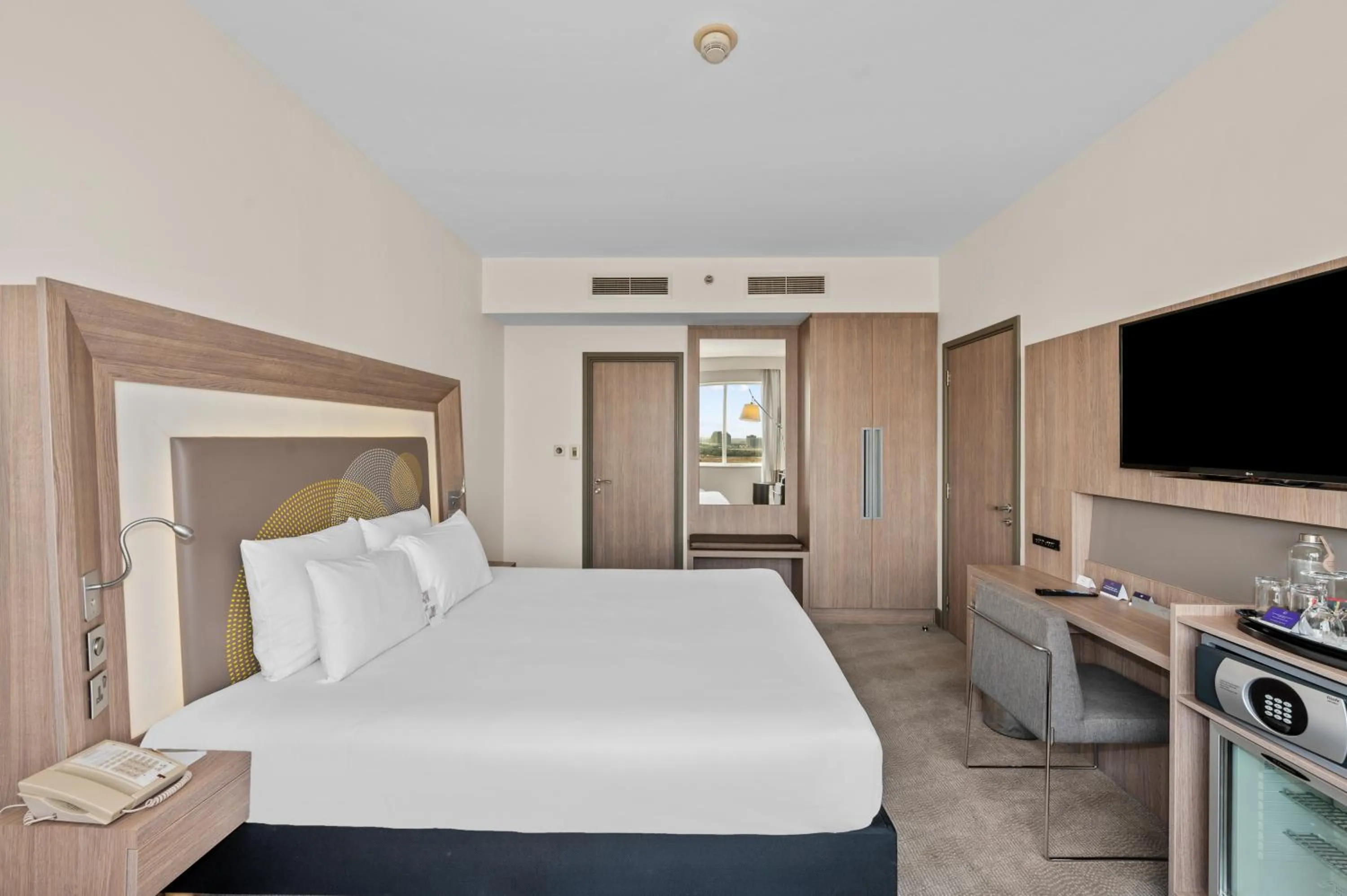 Bed in Novotel Dubai World Trade Centre