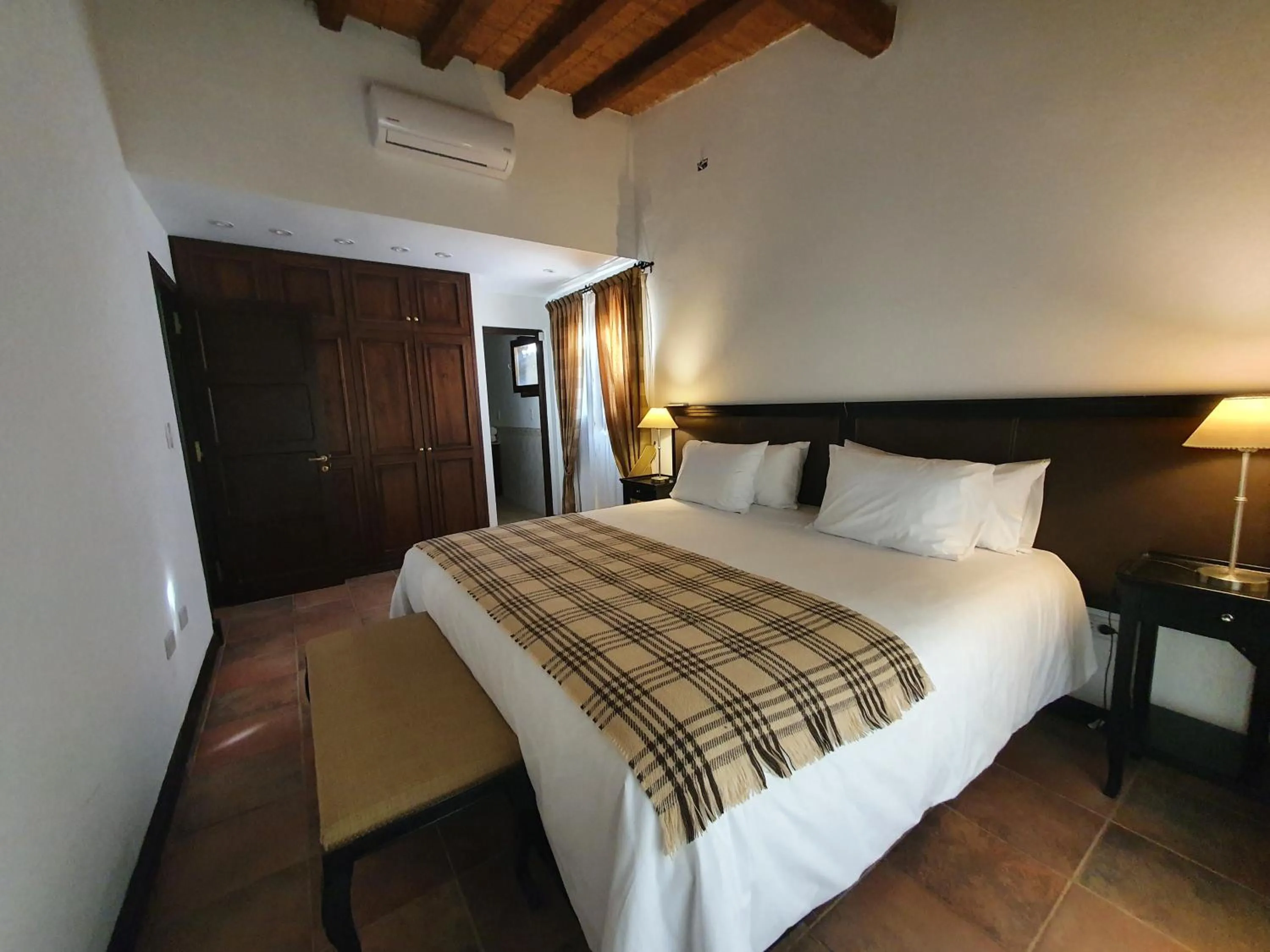Bedroom, Bed in Casa Agostino - Luxury wine resort