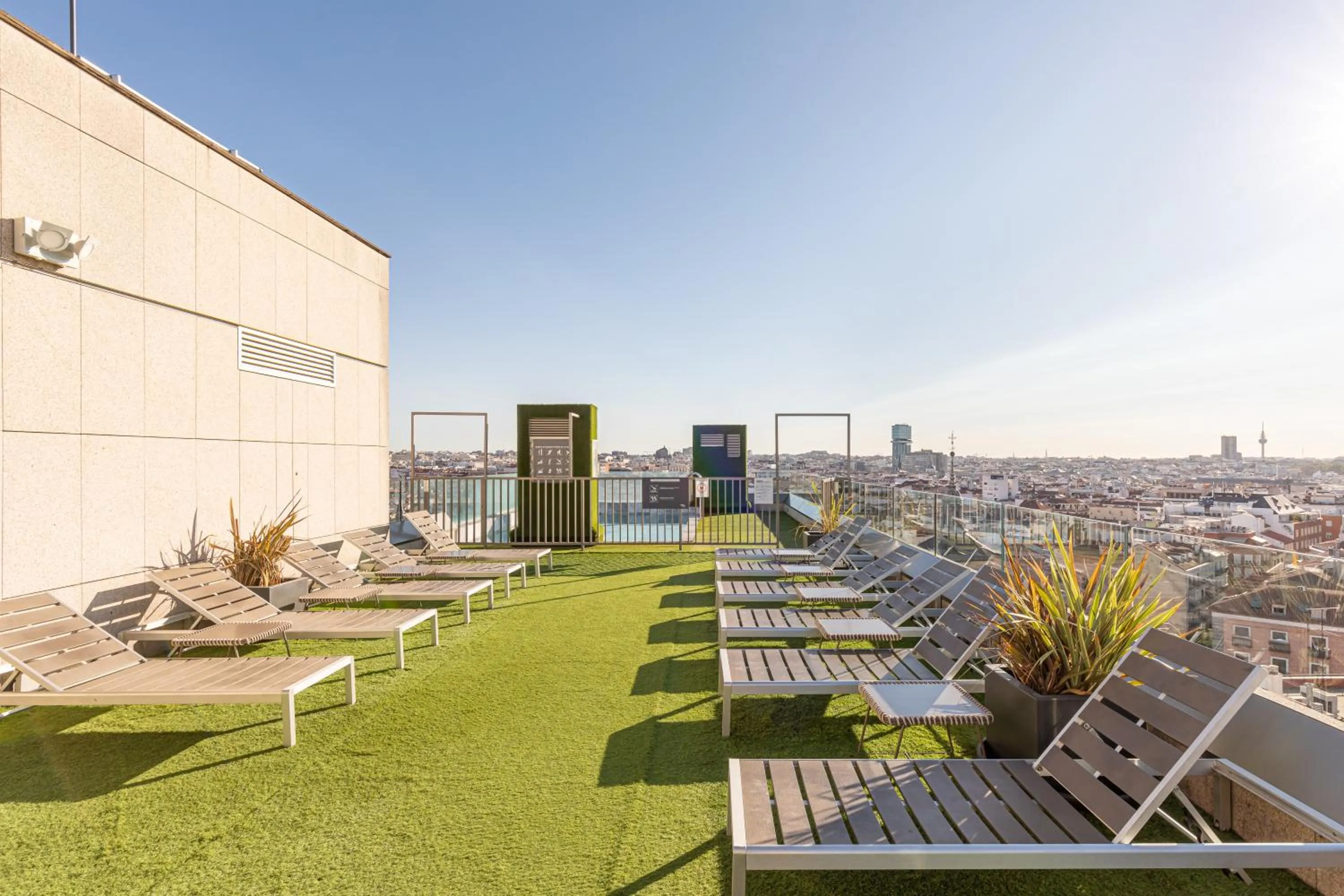 Swimming pool in Gran View Apartments