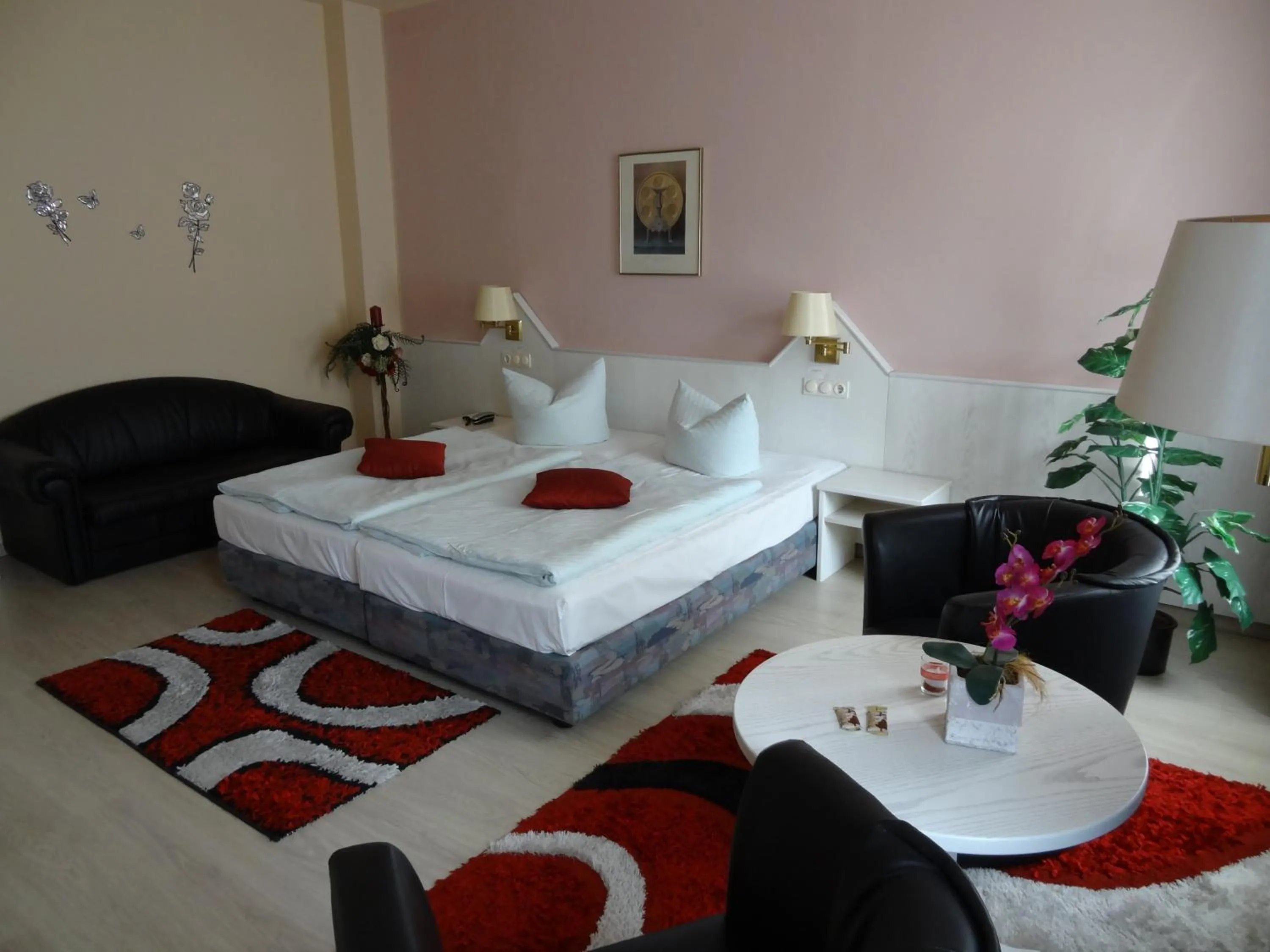 Living room, Bed in Hotel Elisenhof