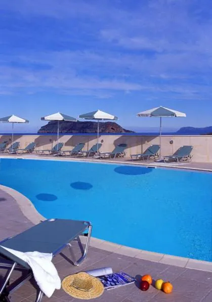 Swimming pool in Lissos Beach