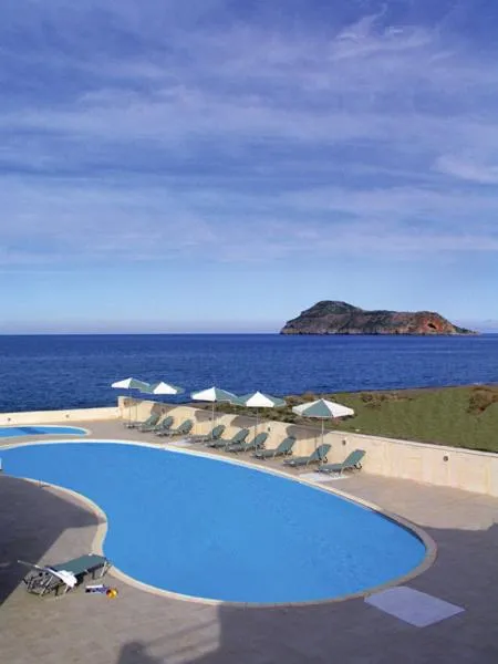 Area and facilities in Lissos Beach