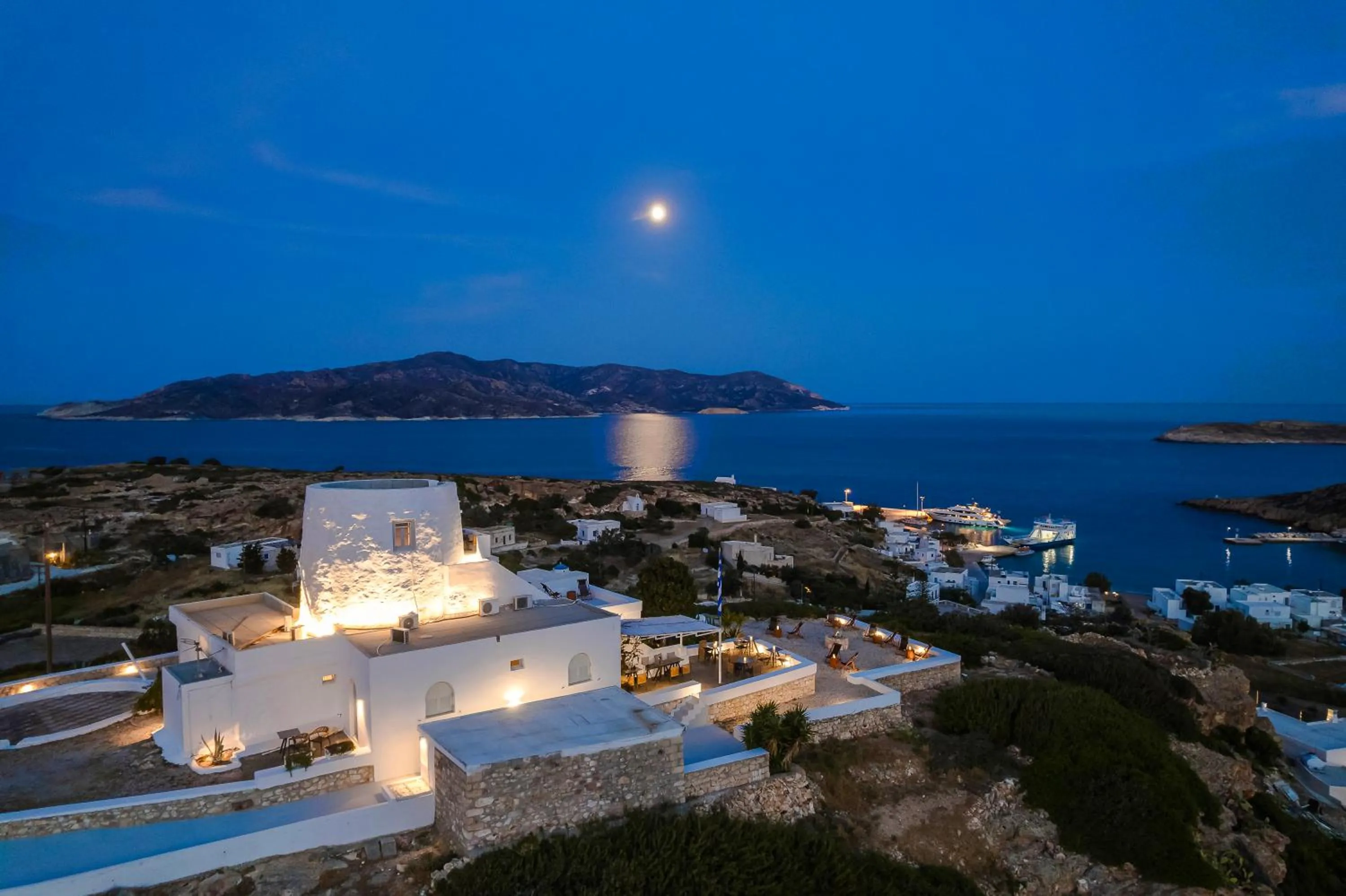 Night in The Windmill Kimolos