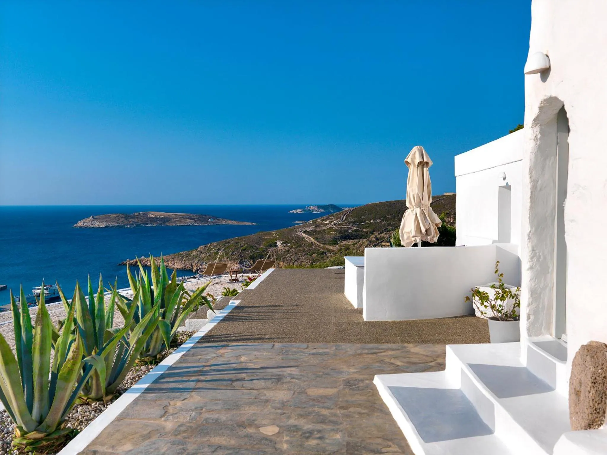 Property building in The Windmill Kimolos