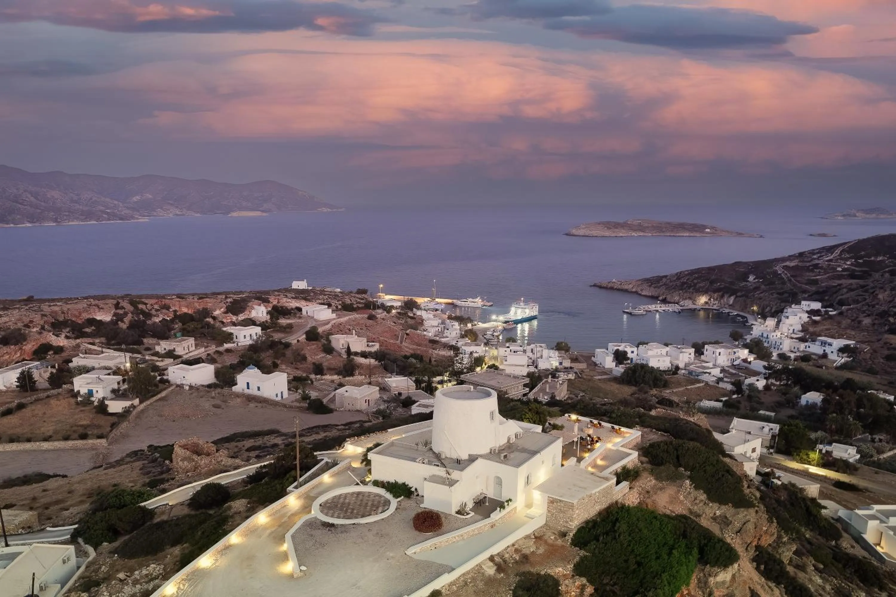Property building in The Windmill Kimolos