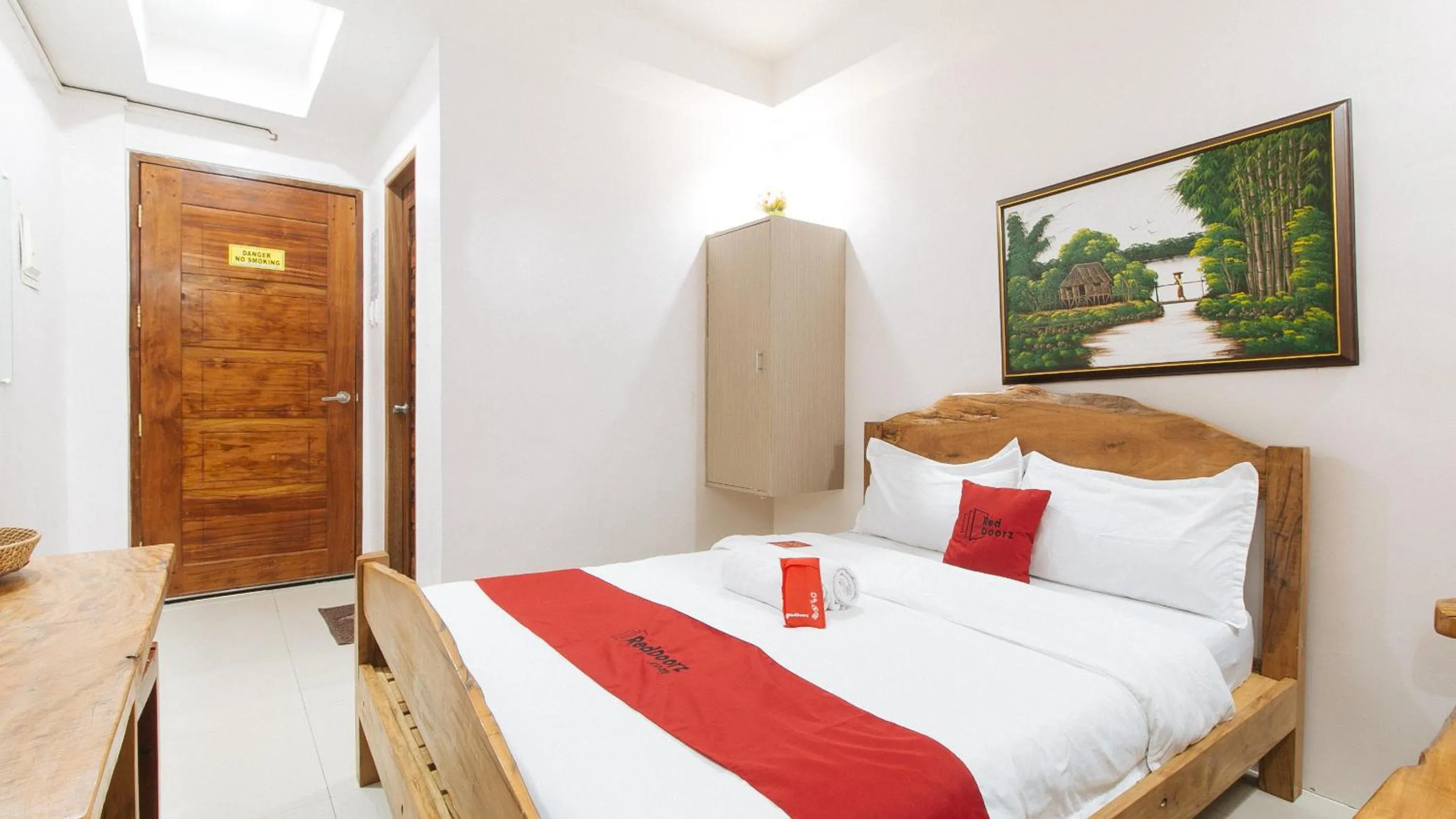 Bed in RedDoorz Plus @ Jollydays Hotel Nueva Ecija