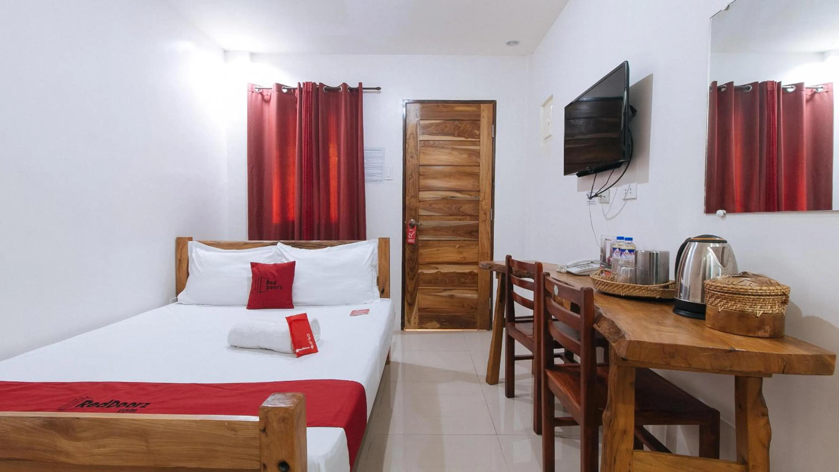 Bed in RedDoorz Plus @ Jollydays Hotel Nueva Ecija