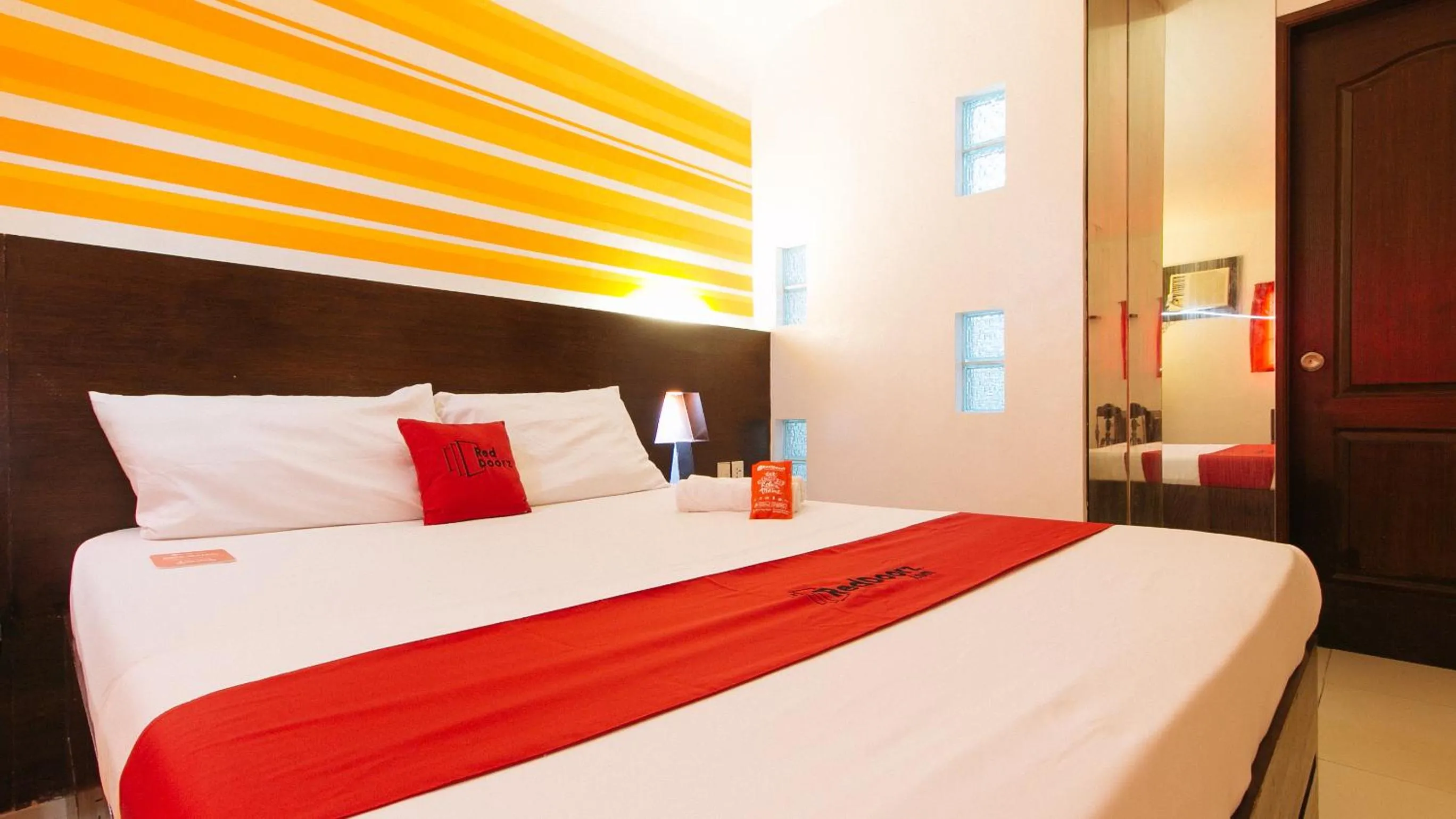 Bedroom, Bed in RedDoorz @ EL Runway Hotel Bulacan