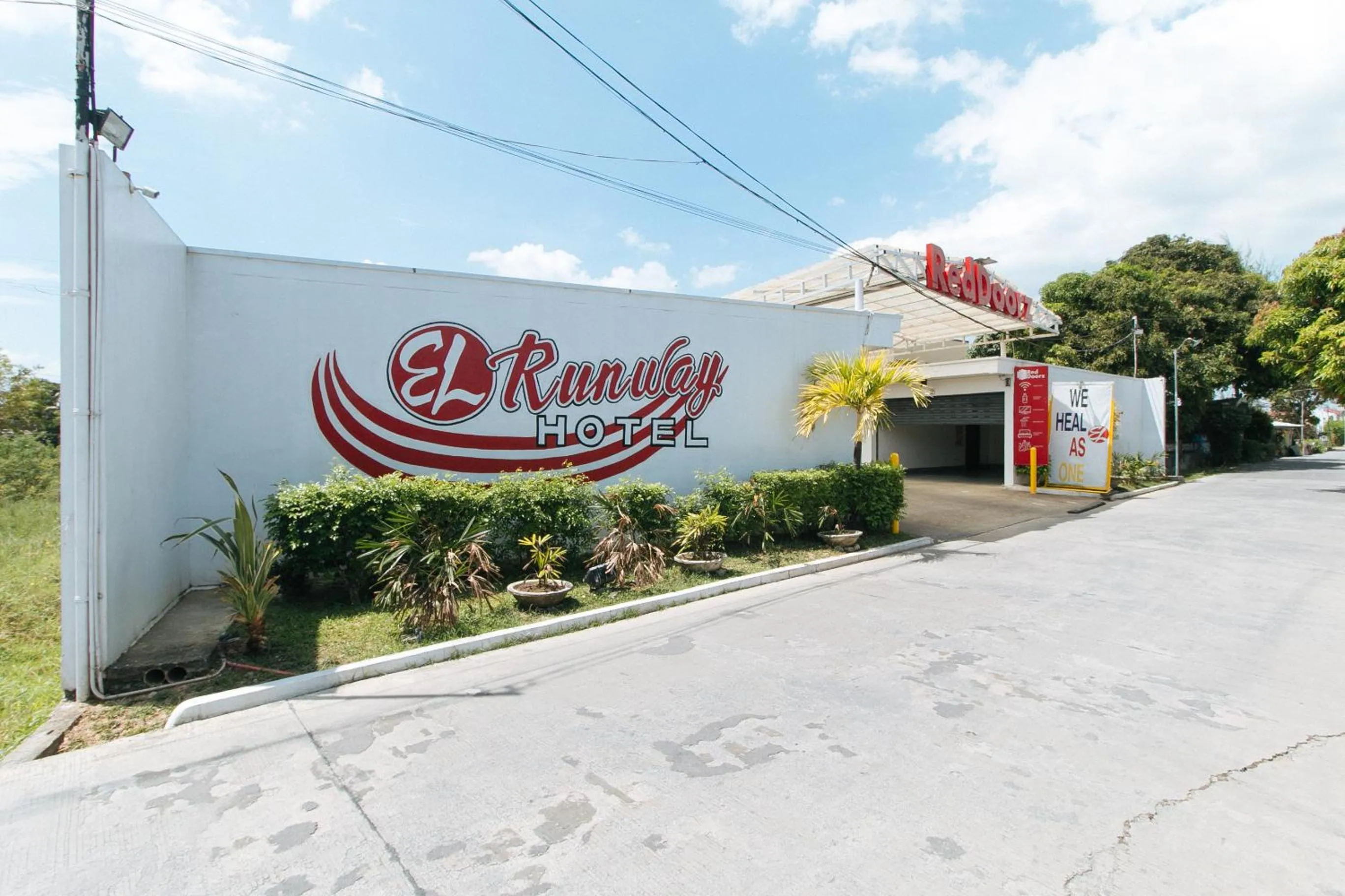 Property building in RedDoorz @ EL Runway Hotel Bulacan