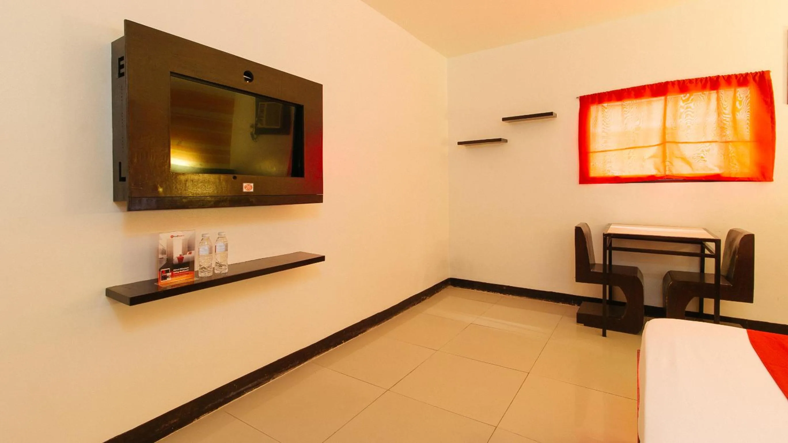 Bedroom in RedDoorz @ EL Runway Hotel Bulacan