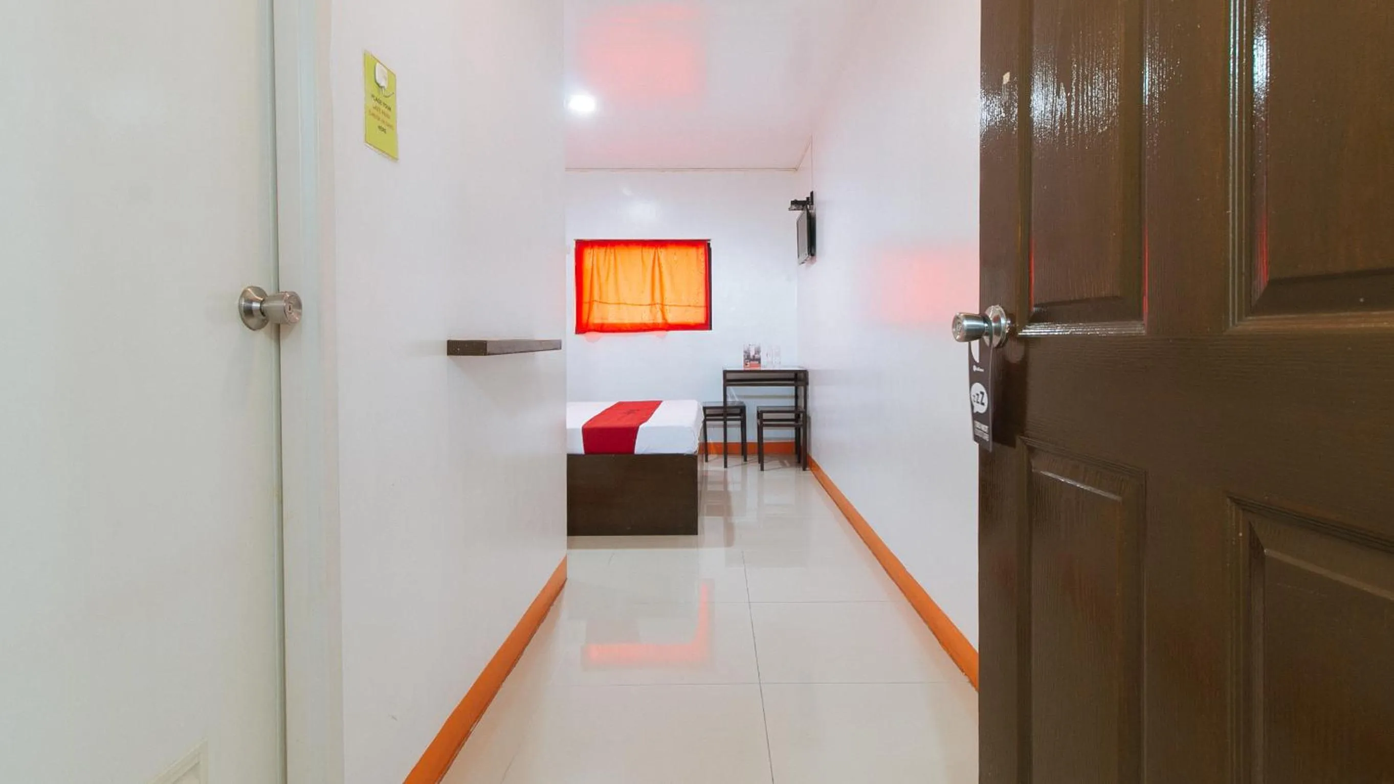 Bed in RedDoorz @ EL Runway Hotel Bulacan