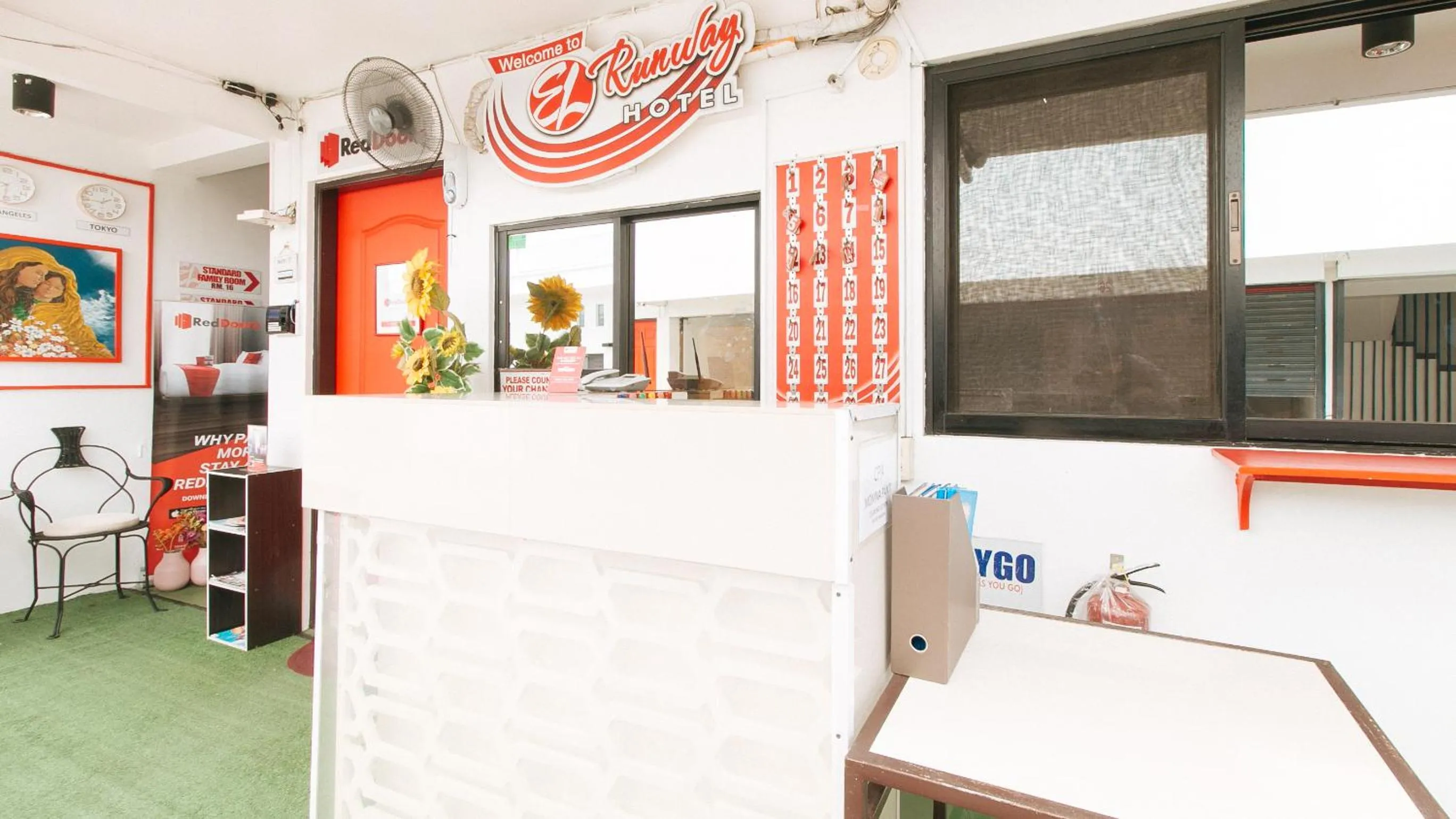 Lobby or reception in RedDoorz @ EL Runway Hotel Bulacan