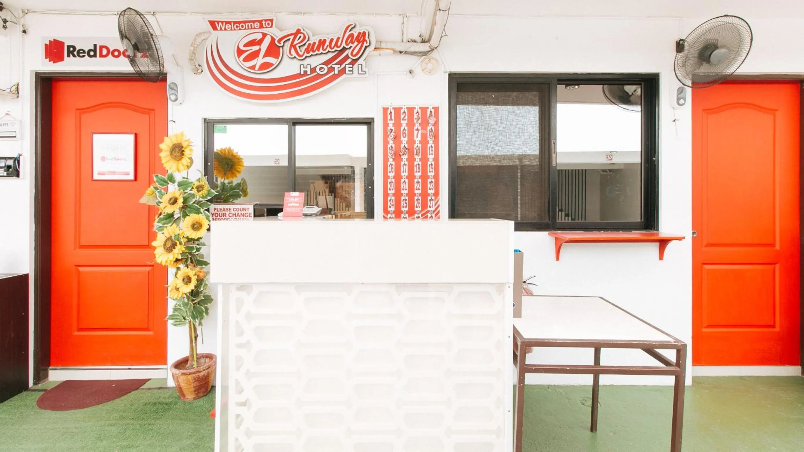 Lobby or reception in RedDoorz @ EL Runway Hotel Bulacan