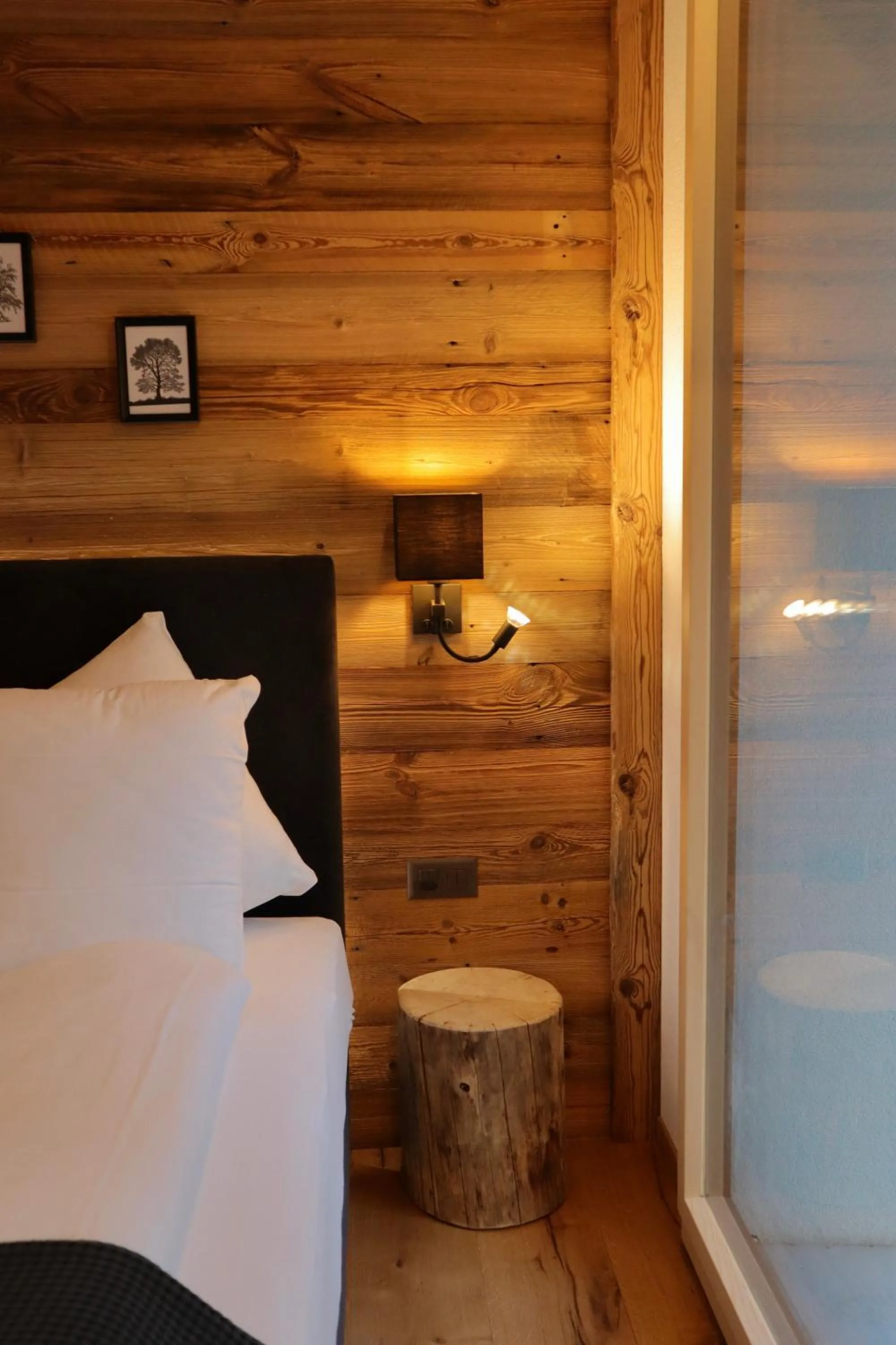 Bed in Typically Swiss Hotel Ermitage