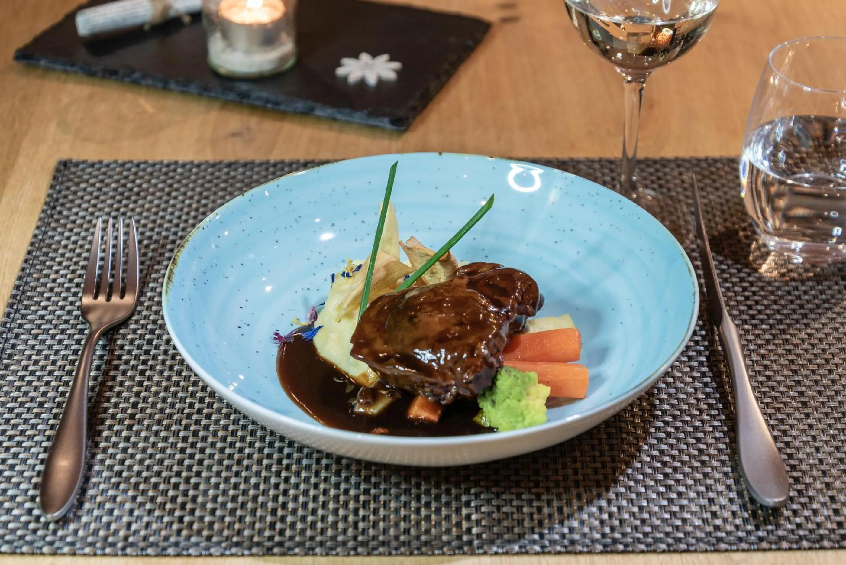 Restaurant/places to eat in Typically Swiss Hotel Ermitage