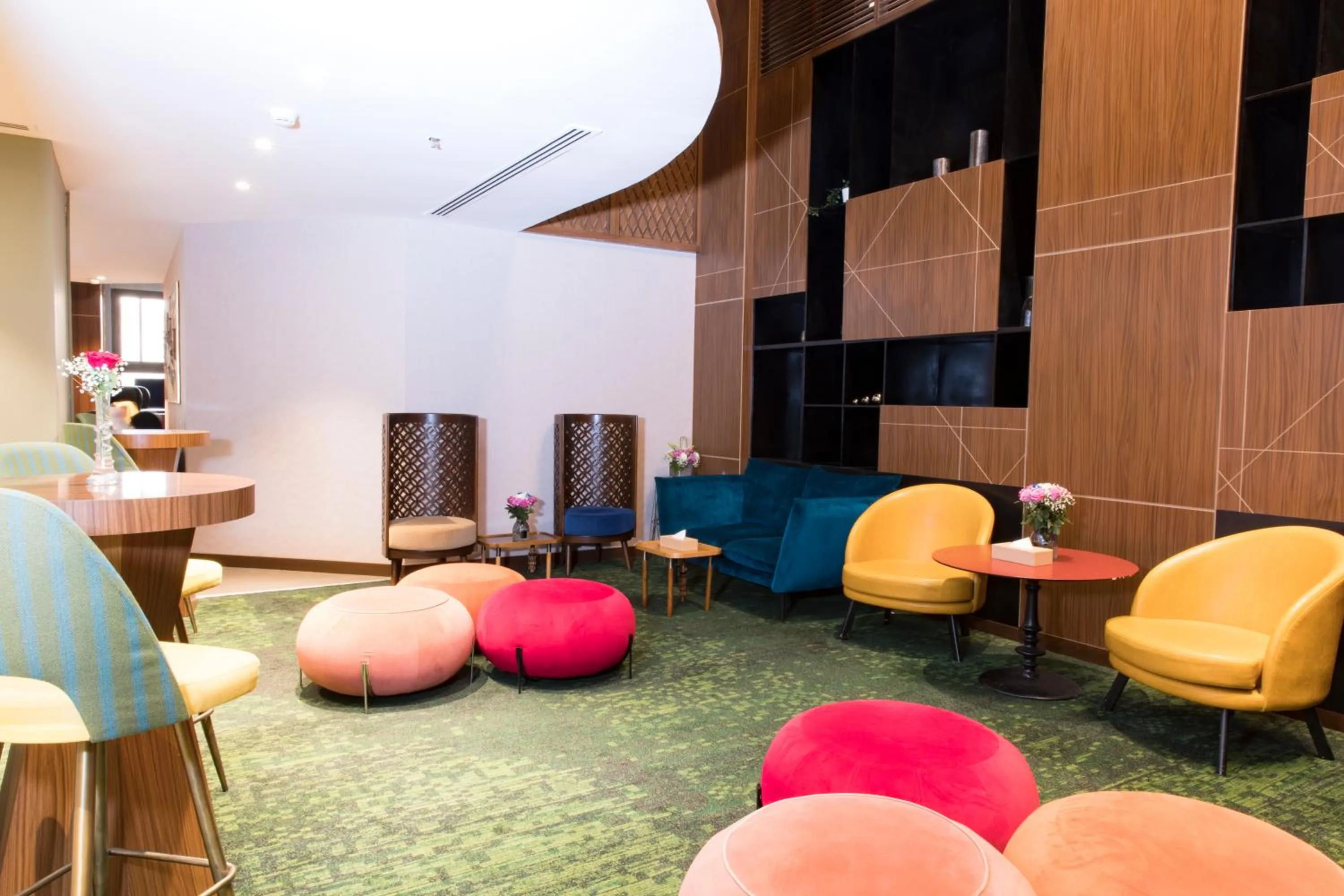 Seating area in Hibatullah Hotel Makkah