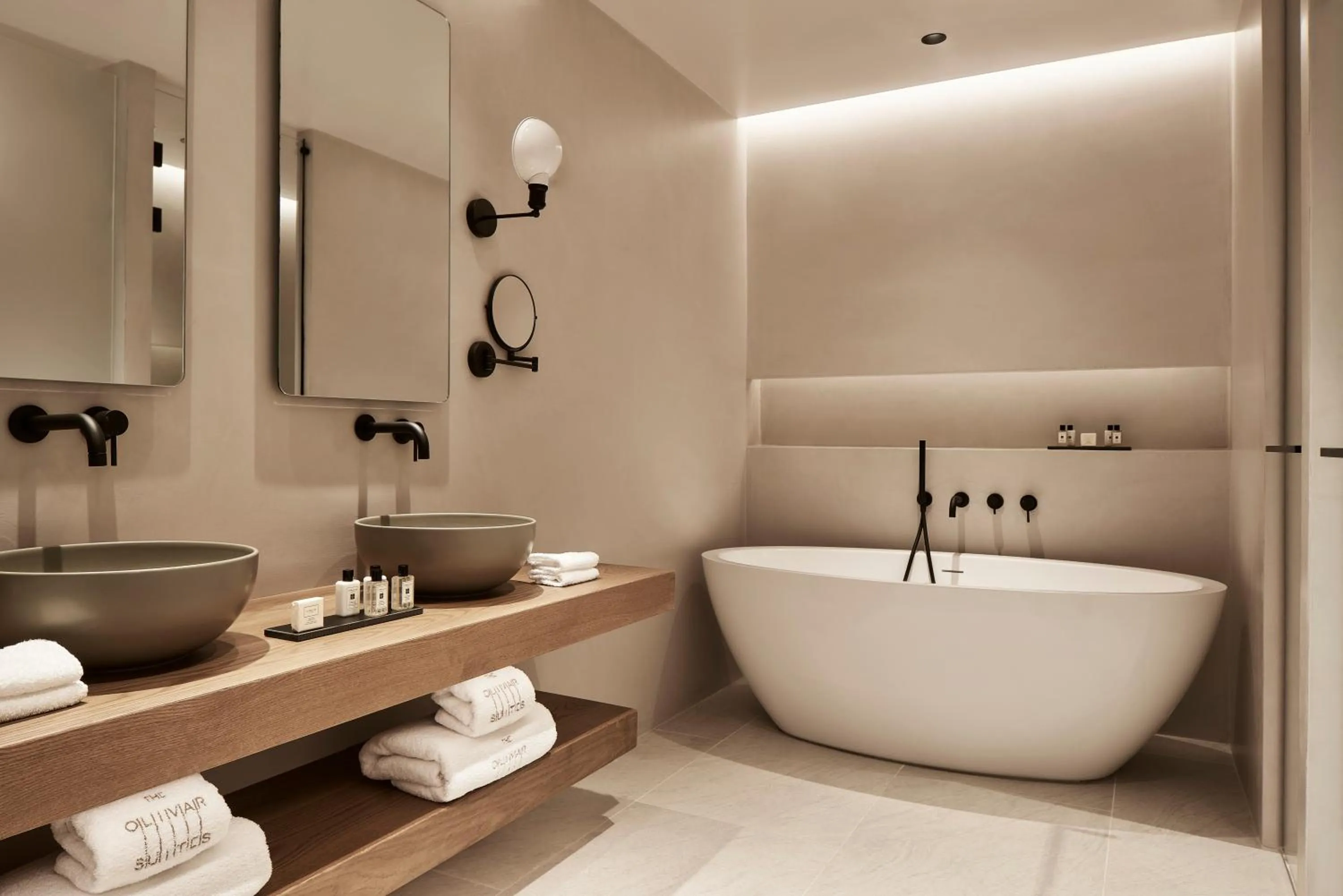 Bathroom in The Olivar Suites
