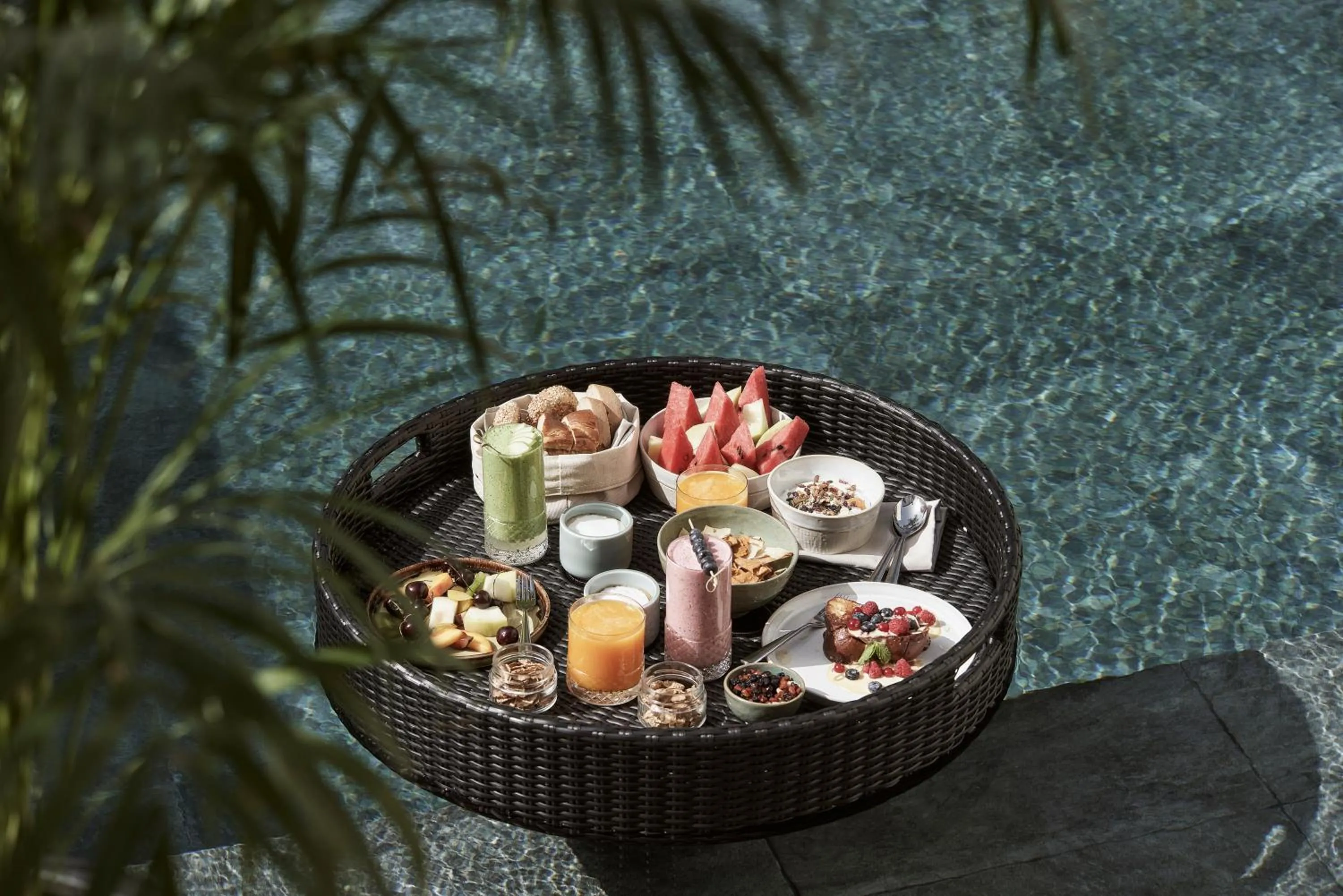 Restaurant/places to eat in The Olivar Suites