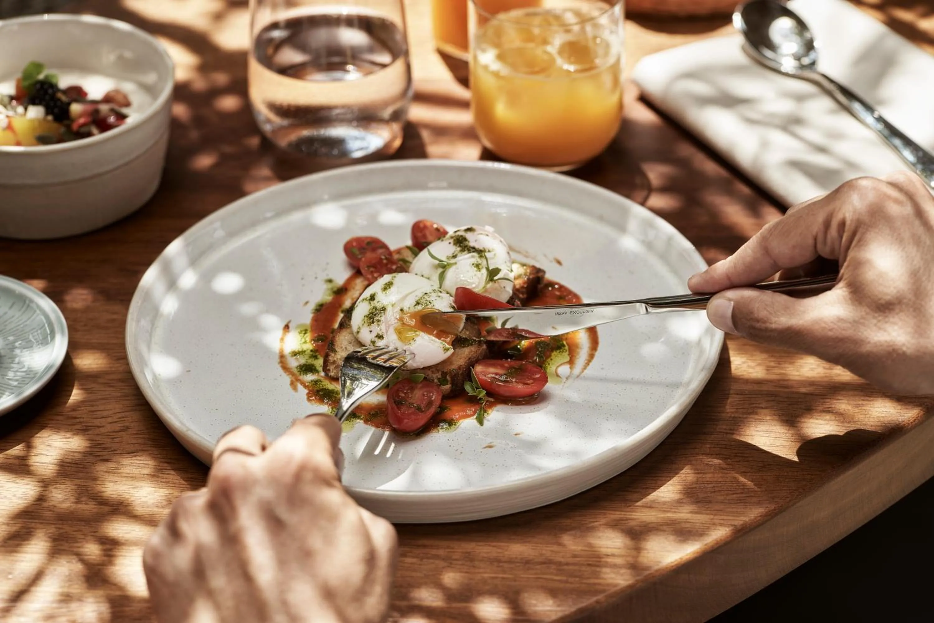 Restaurant/places to eat in The Olivar Suites