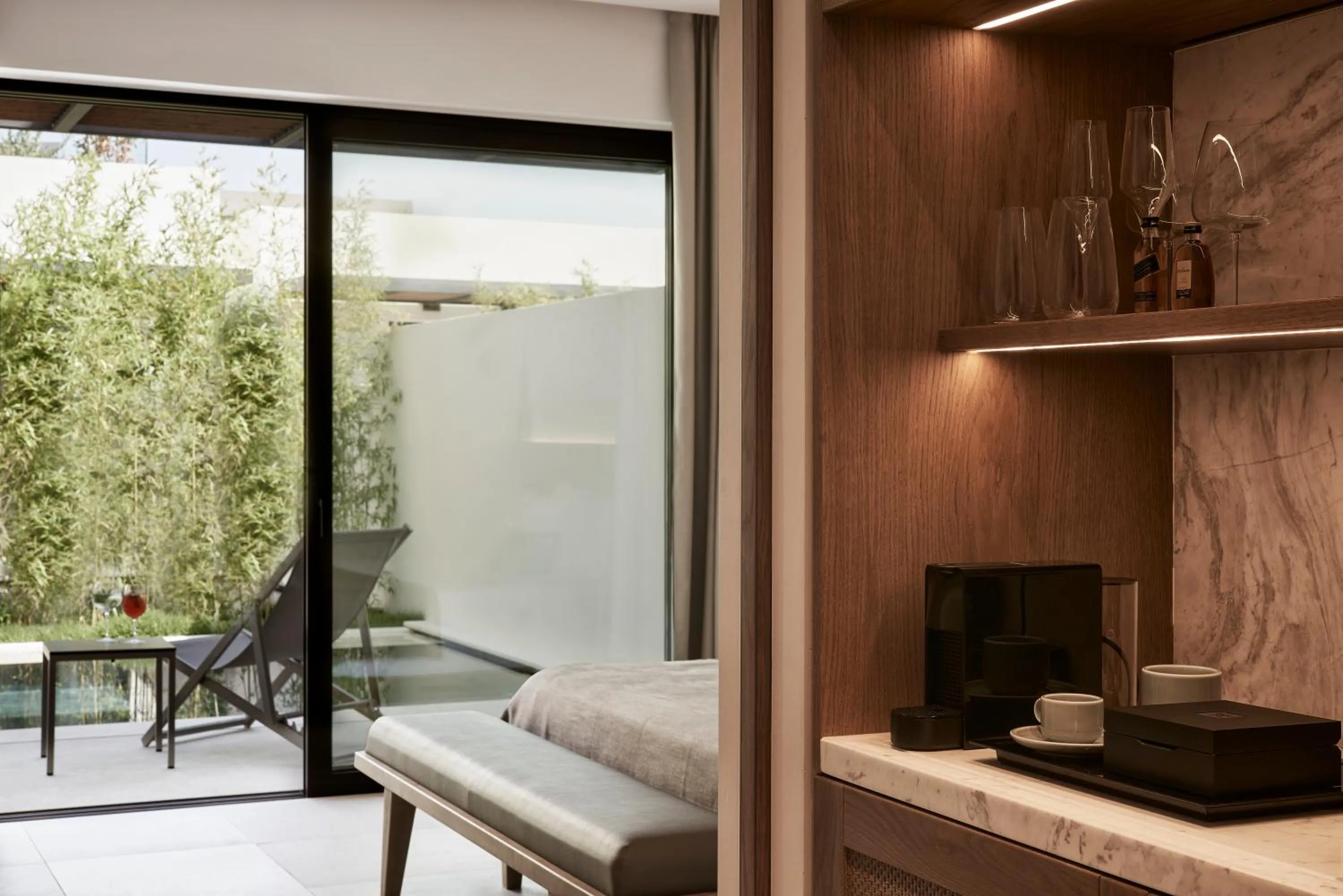 Coffee/tea facilities in The Olivar Suites