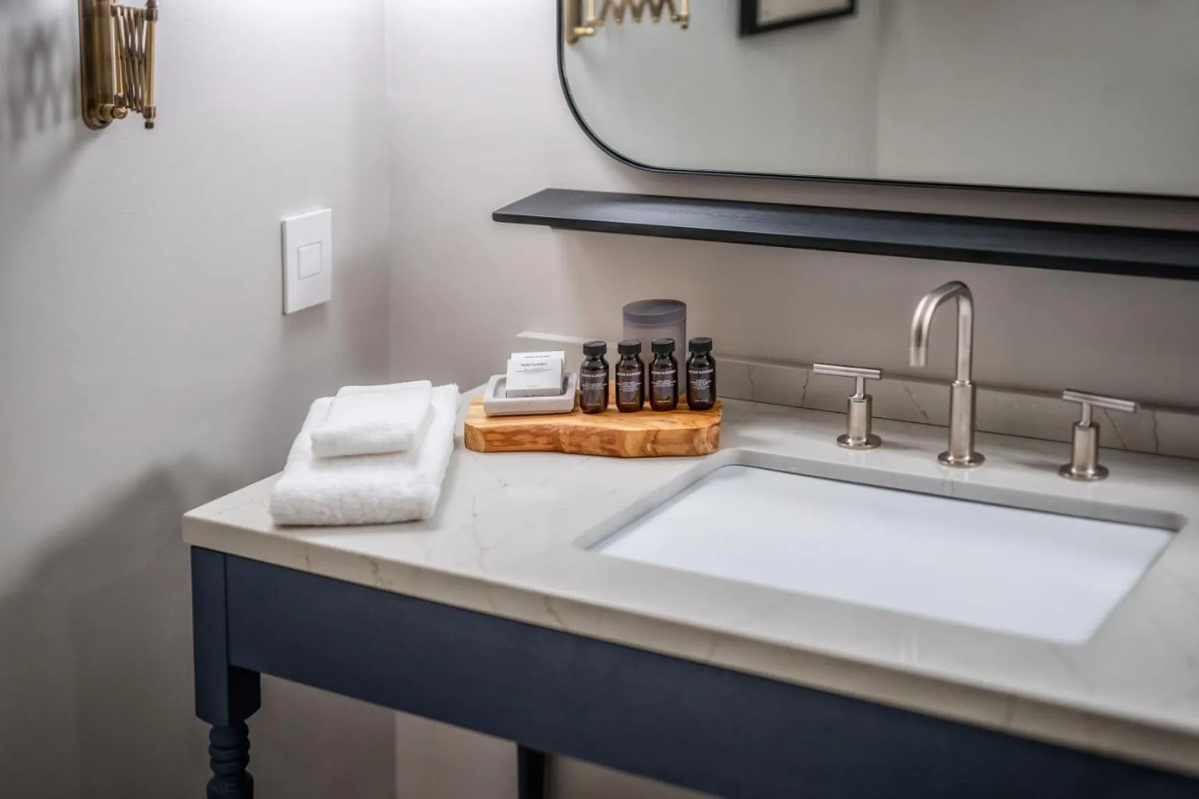Bathroom in Jasper Hotel