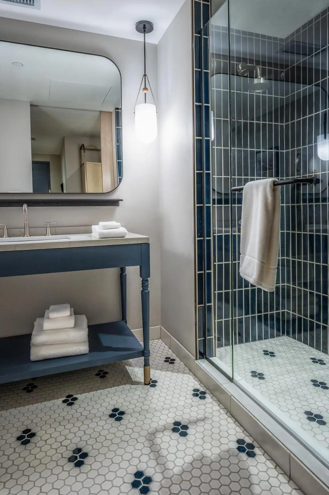 Bathroom in Jasper Hotel