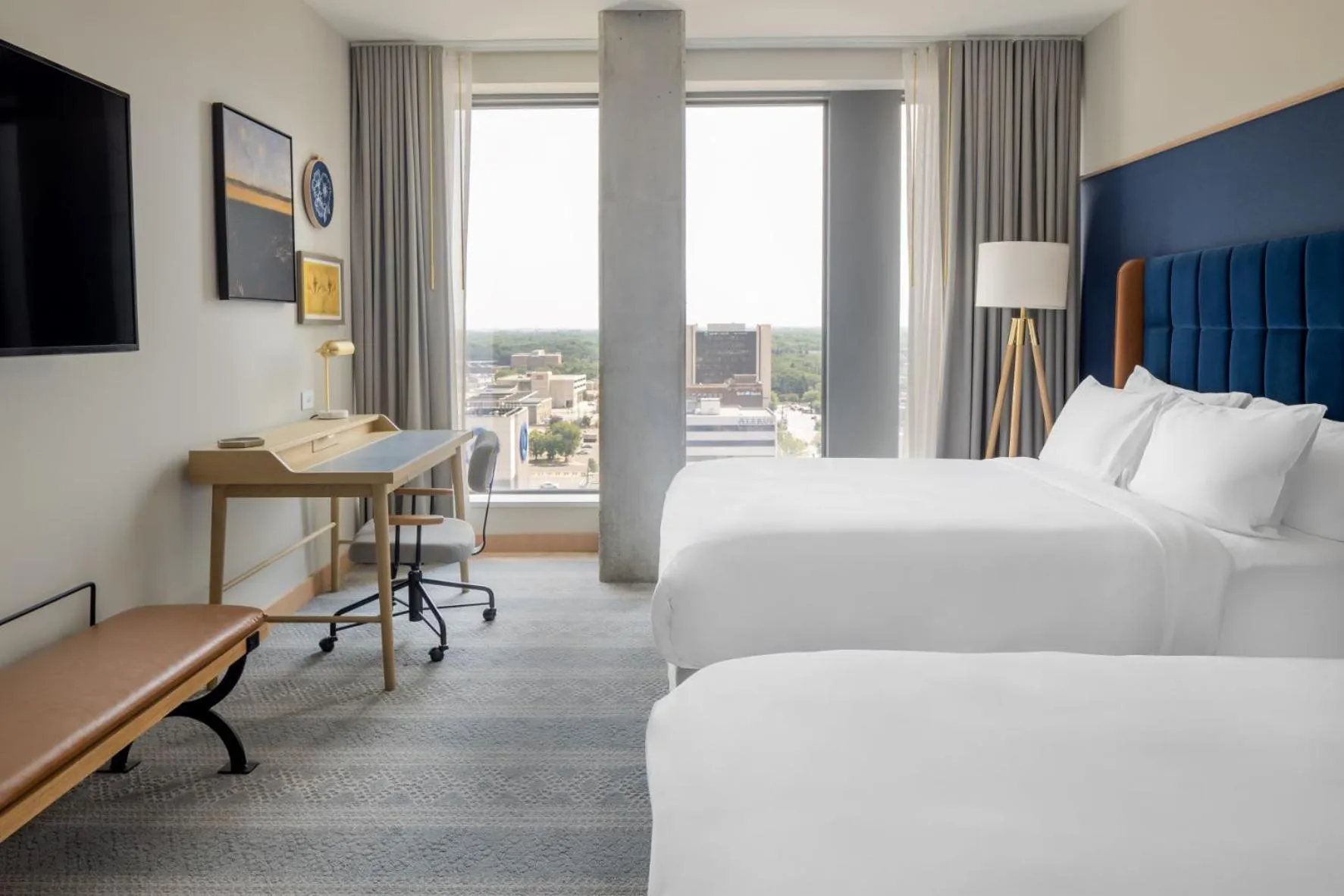 City view, Bed in Jasper Hotel