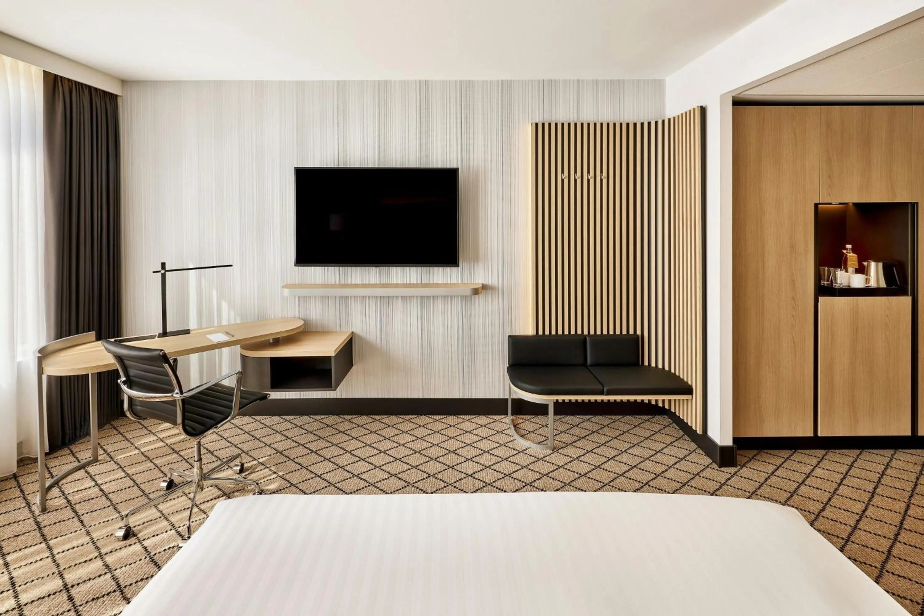Photo of the whole room, Bed in Courtyard by Marriott Hannover Maschsee