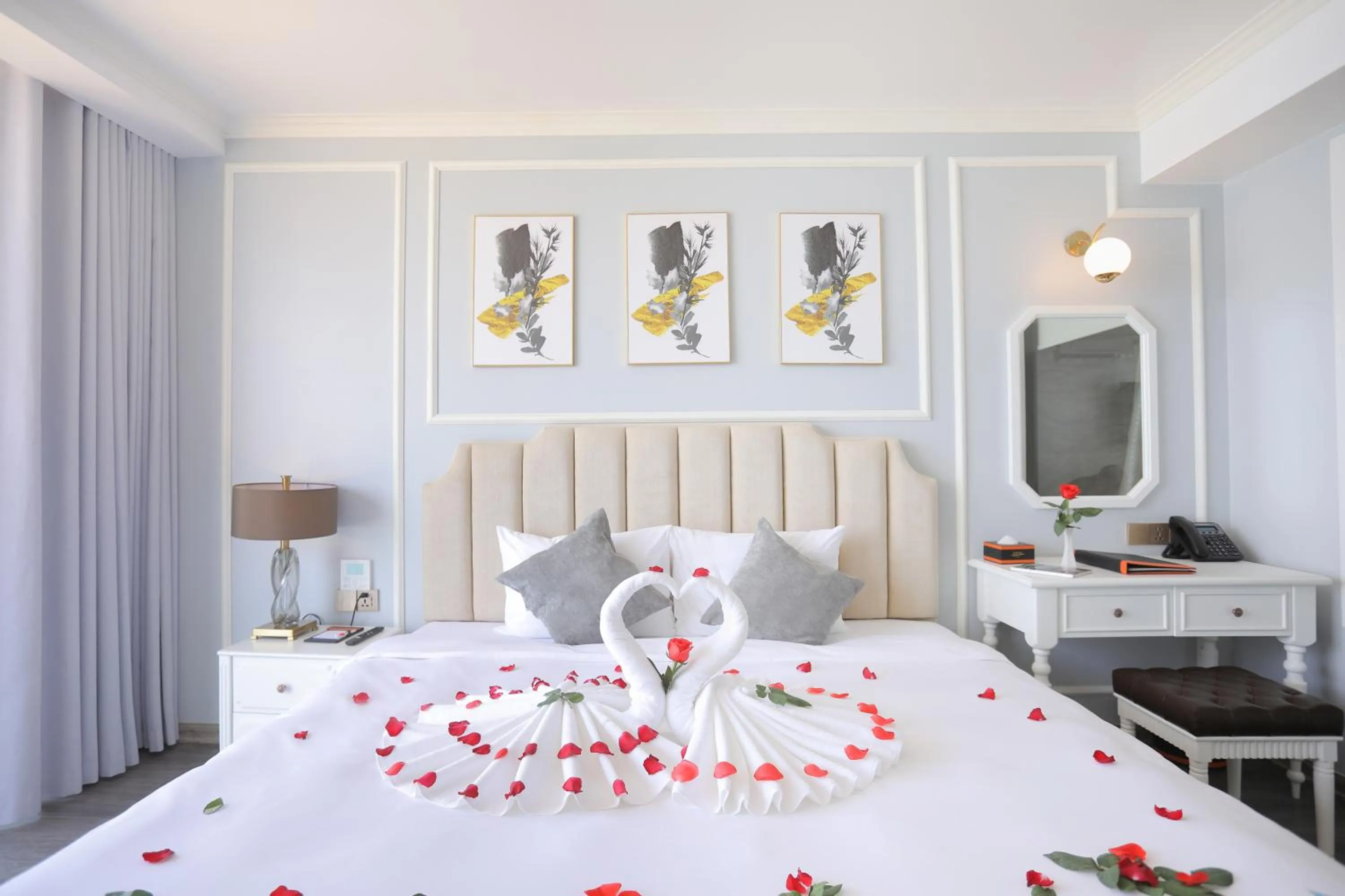 Bed in La Vague Hotel