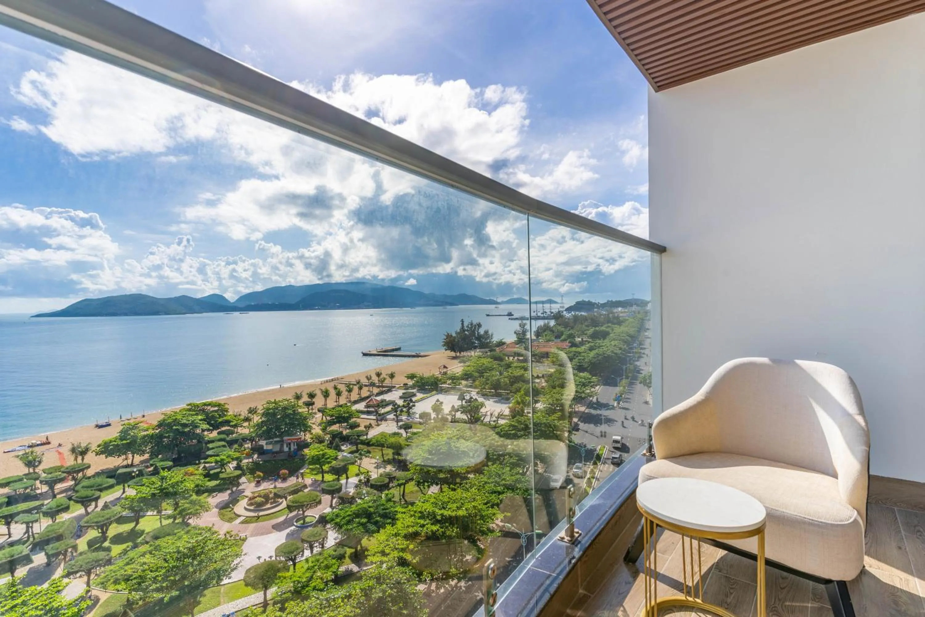 Day in La Vague Hotel