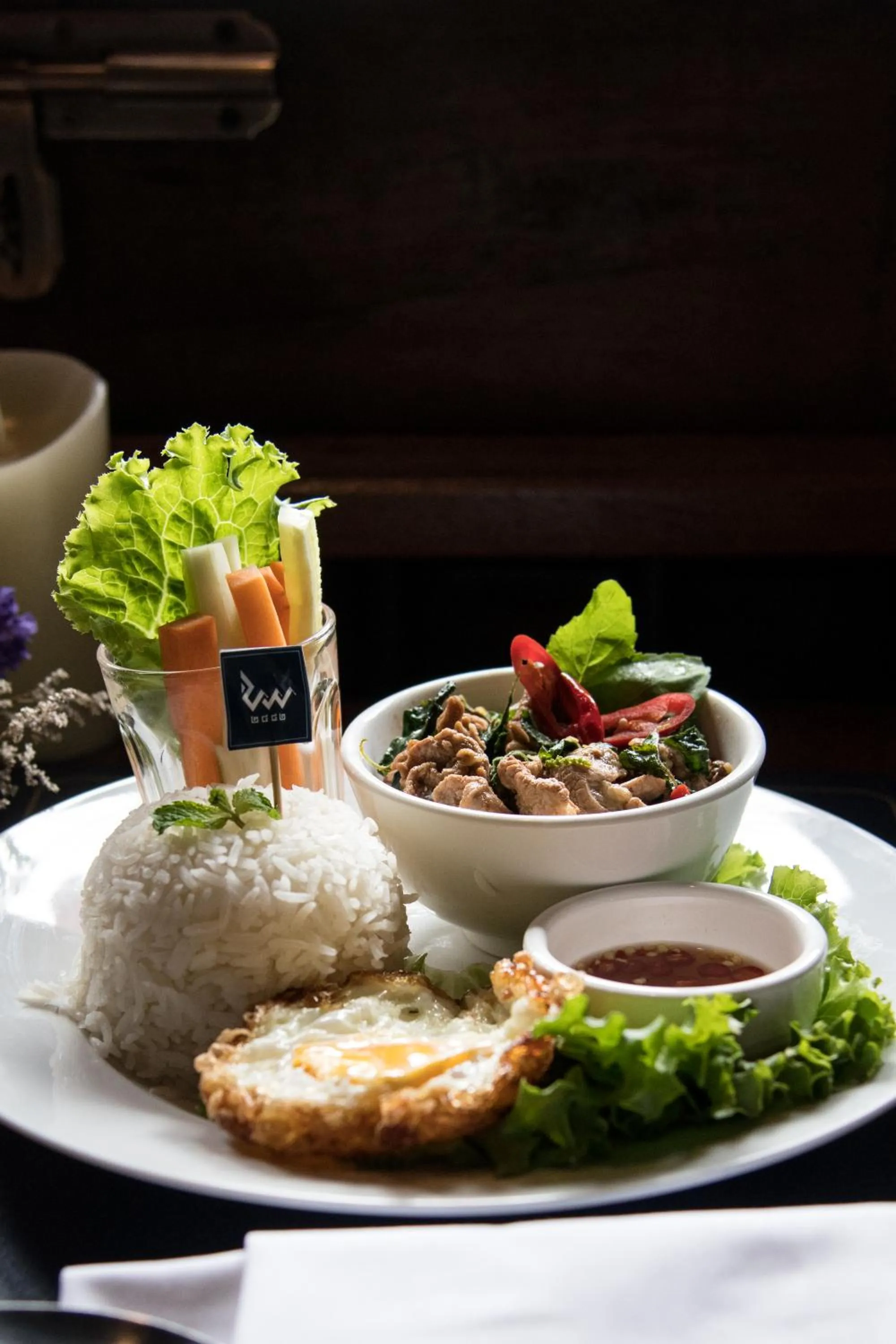 Food and drinks in Velawarin Hotel