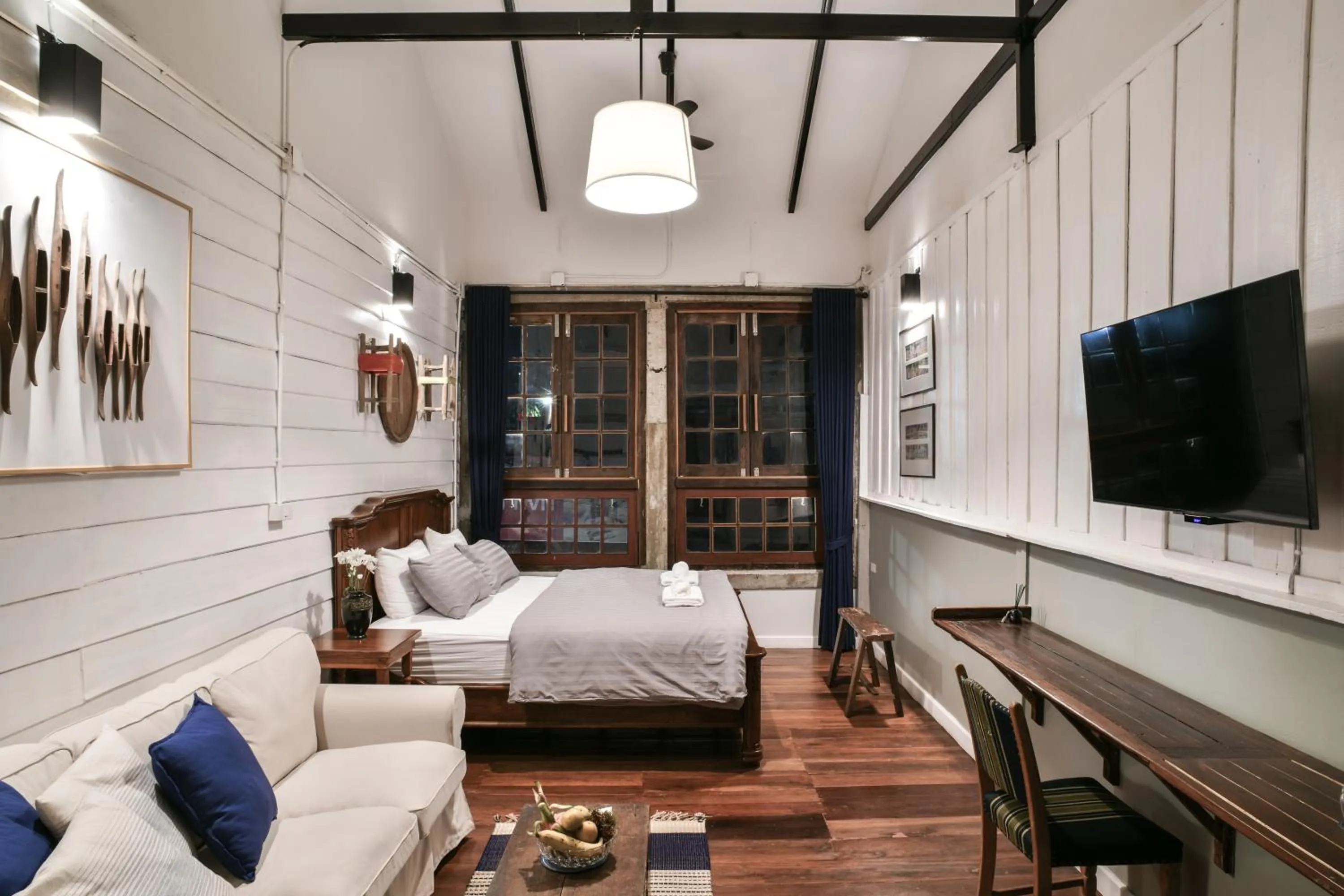 Bed in Velawarin Hotel