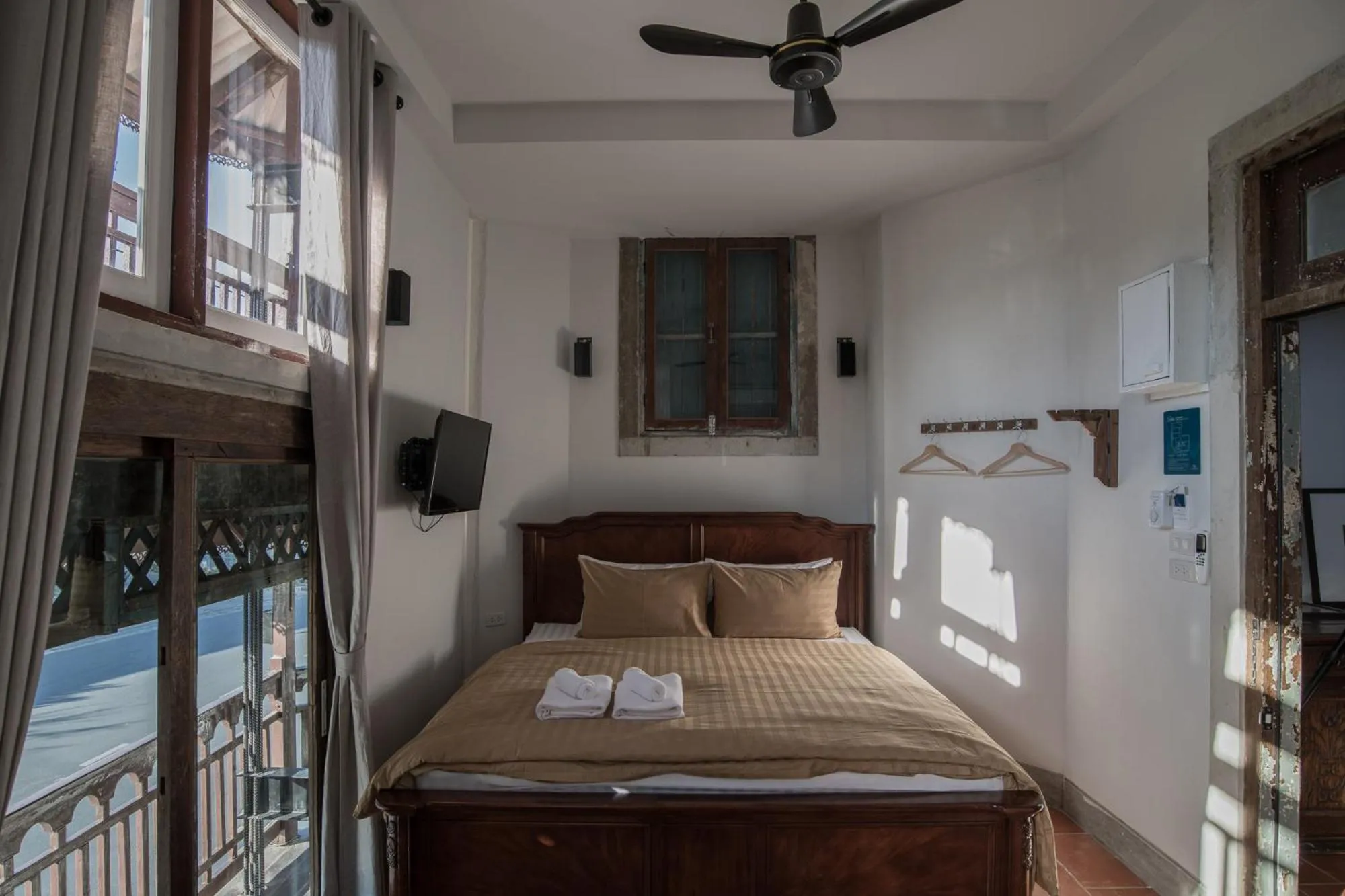 Bedroom, Bed in Velawarin Hotel