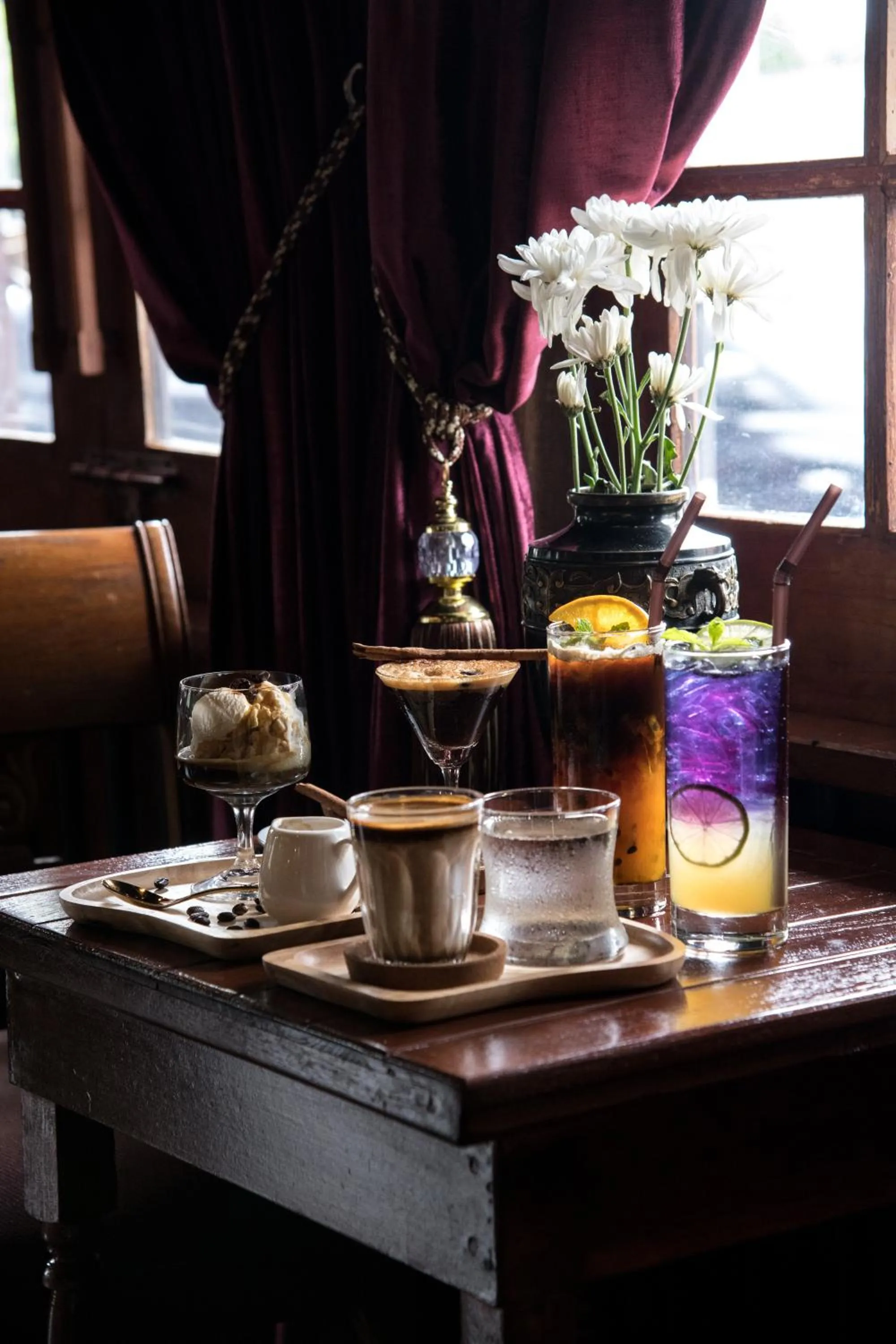 Food and drinks in Velawarin Hotel