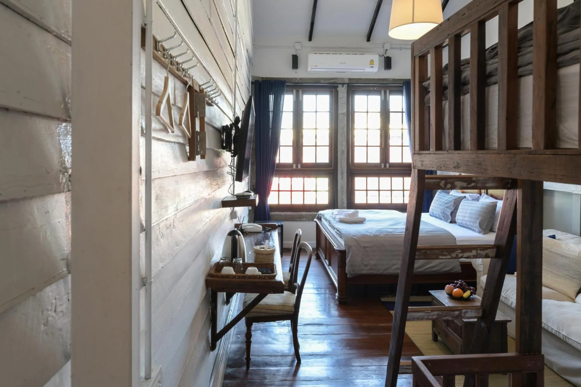 Bed in Velawarin Hotel