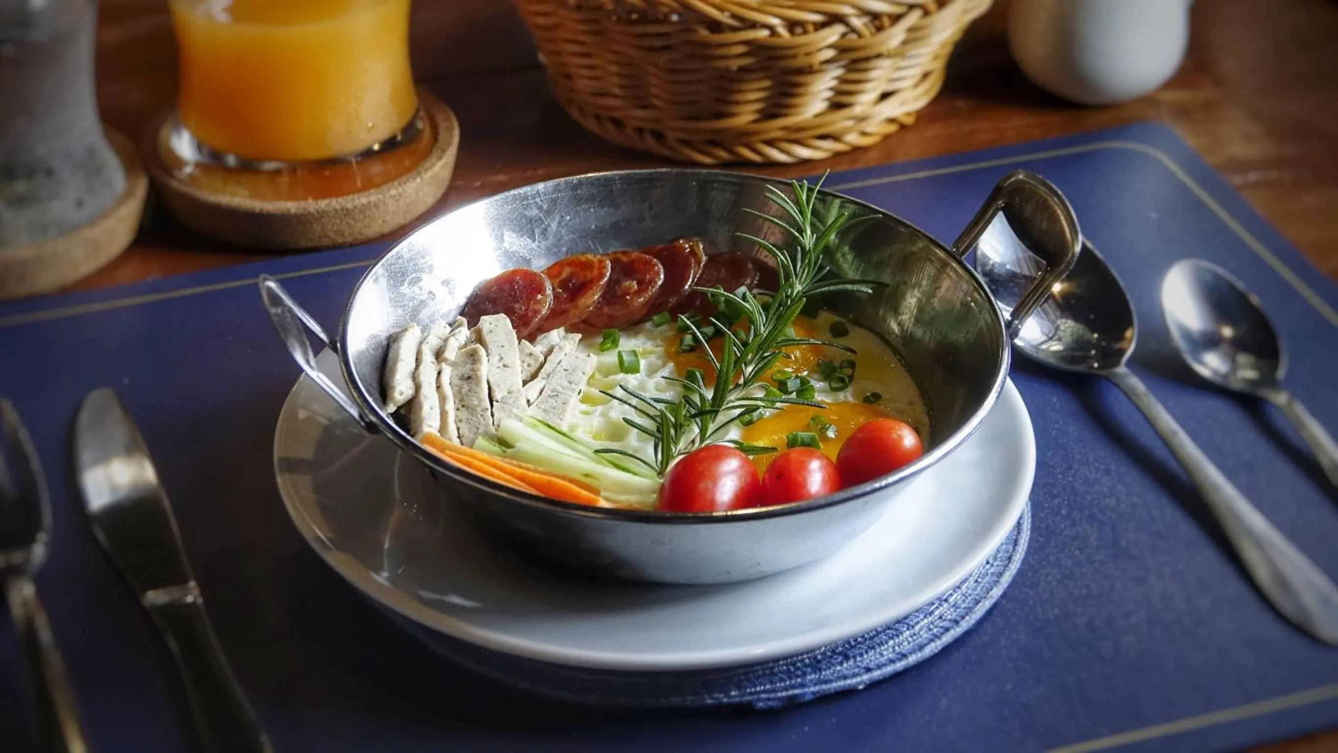 Food in Velawarin Hotel