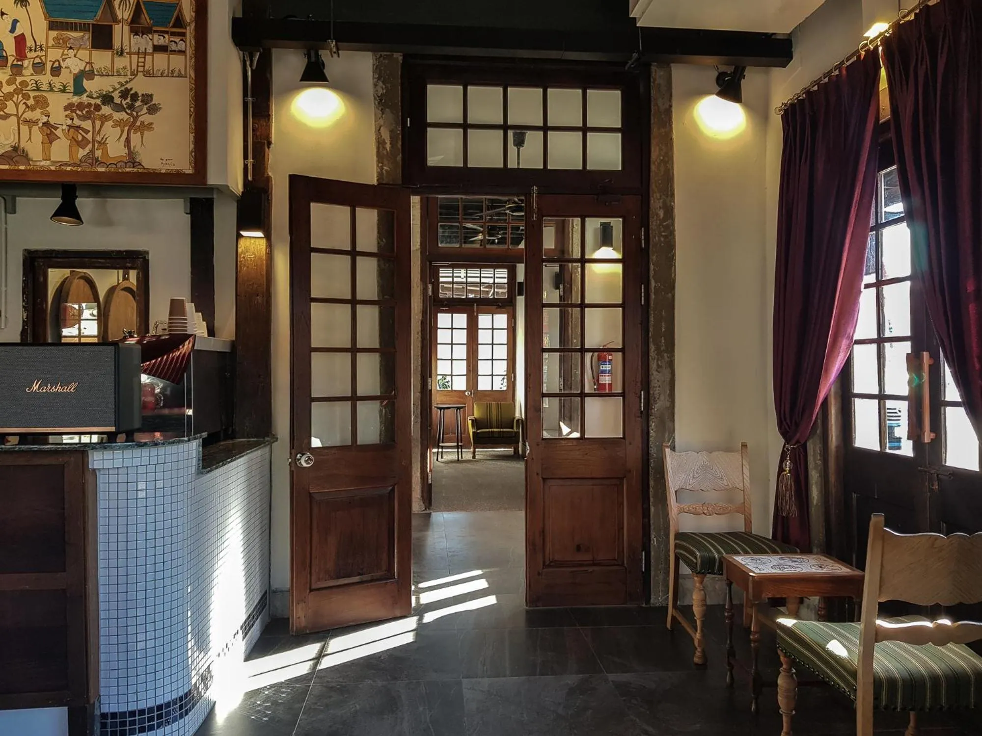 Facade/entrance in Velawarin Hotel