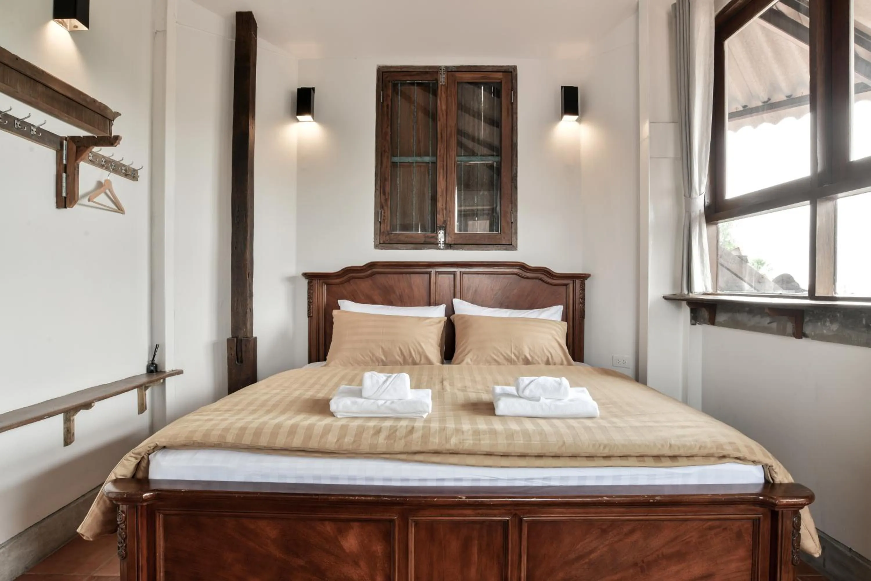 Bedroom, Bed in Velawarin Hotel