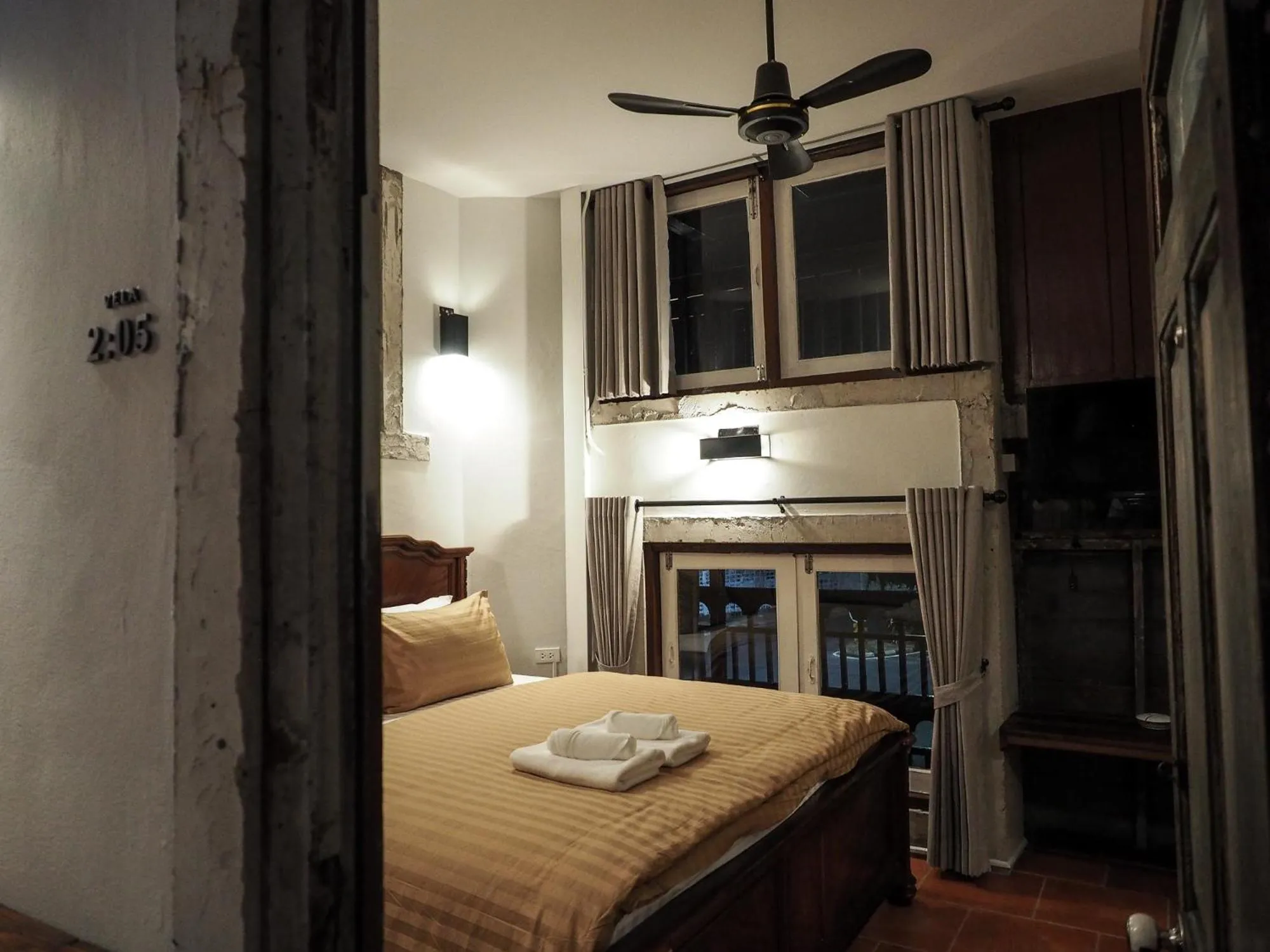 Bedroom, Bed in Velawarin Hotel