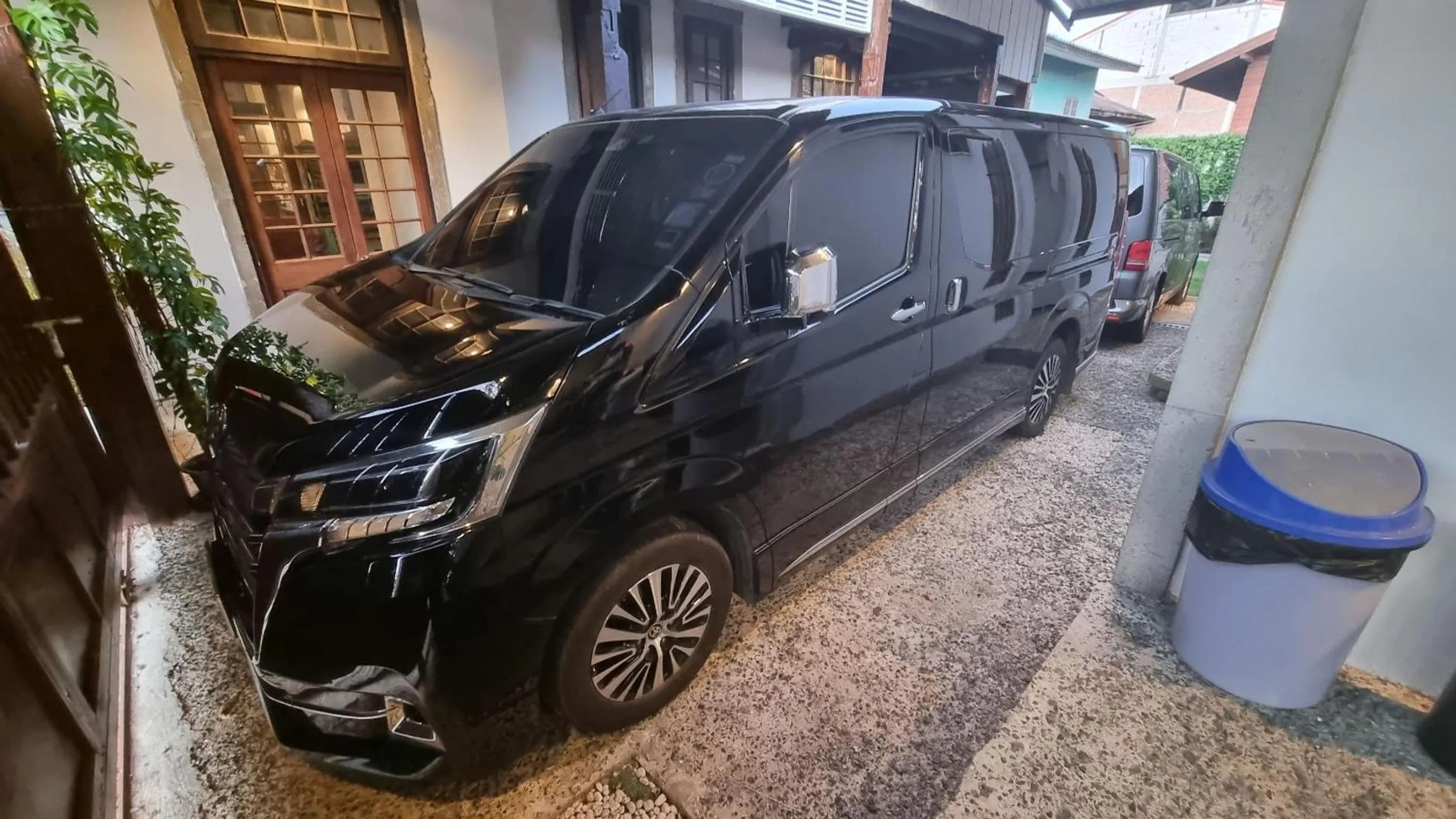 Parking in Velawarin Hotel