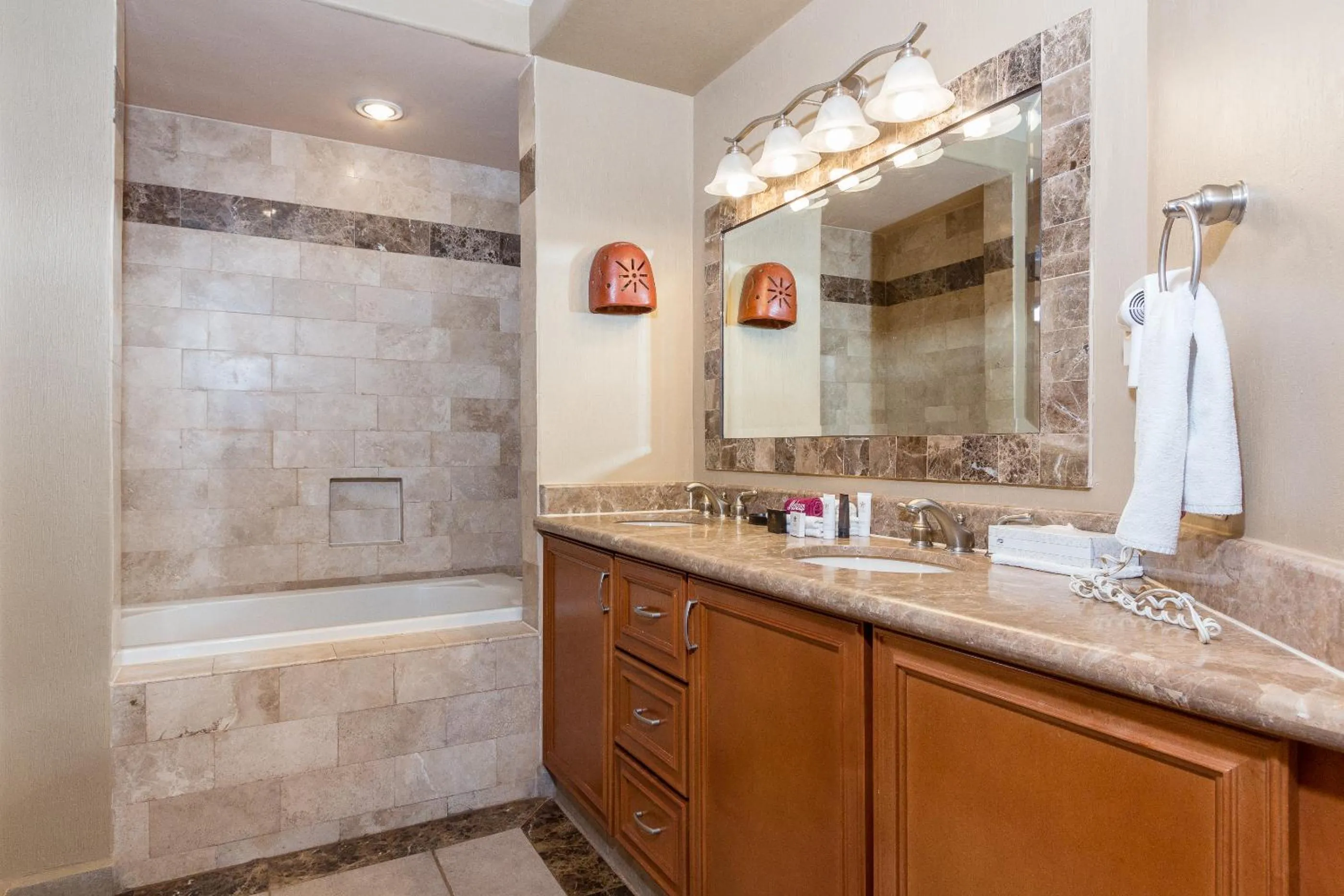 Las Palomas 2BR GROUND FLOOR Huge Patio/Closest to Lazy River/Steps to Beach