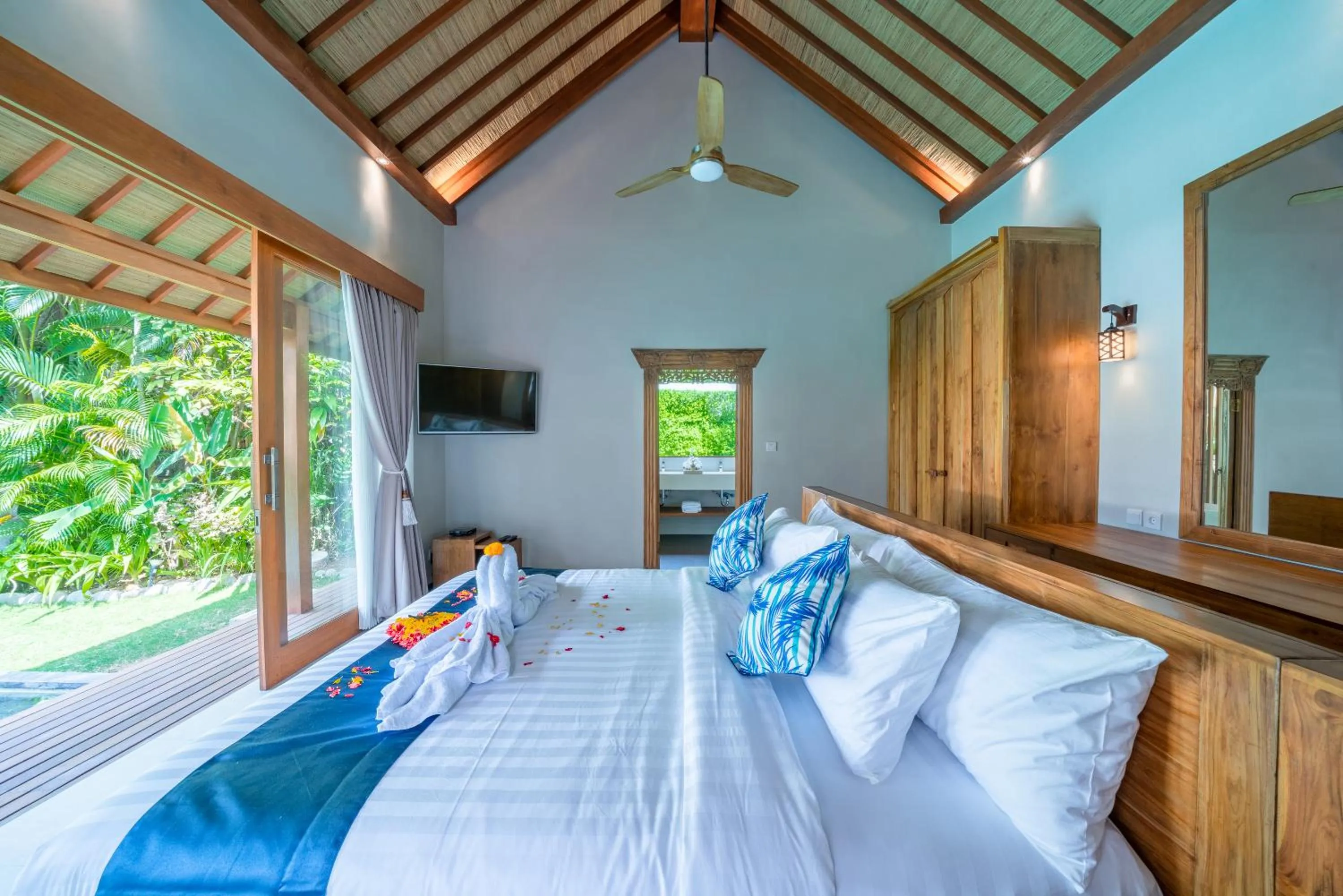 Property building, Bed in Villa Litera Canggu Bali