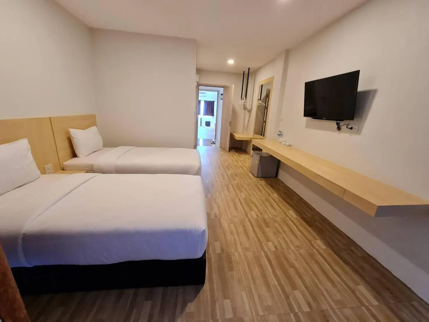 Deluxe Twin Room in The charlotte smart hotel lopburi Deluxe Twin Room in The charlotte smart hotel lopburi