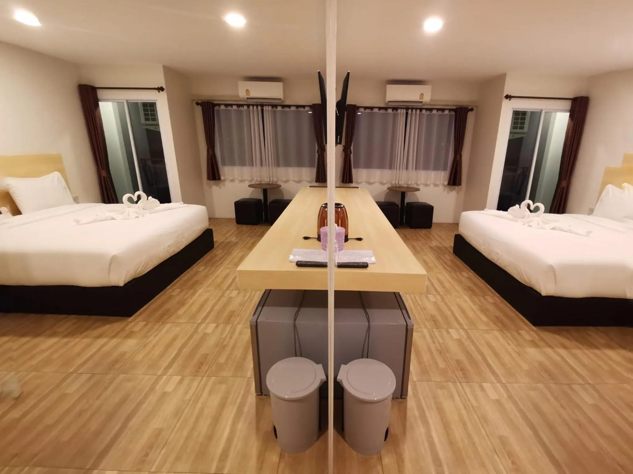 Bed in The charlotte smart hotel lopburi