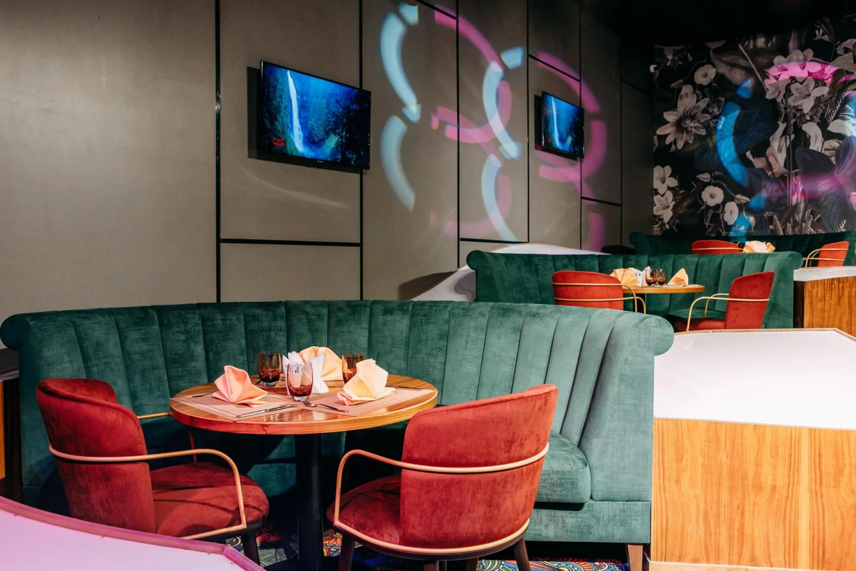 Karaoke in Rixos Turkistan