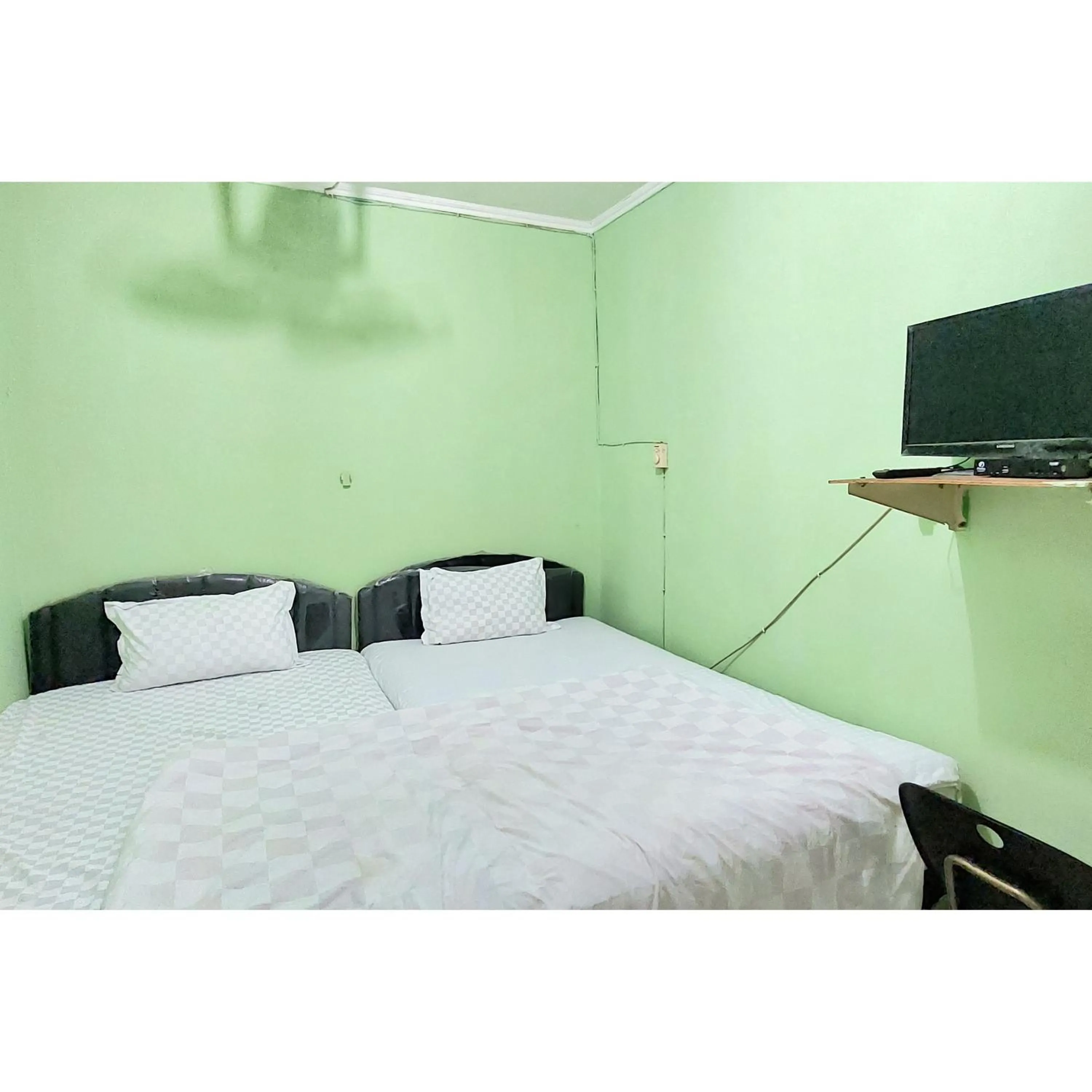 Bedroom, Bed in Surya Inn Syariah Cikarang RedPartner