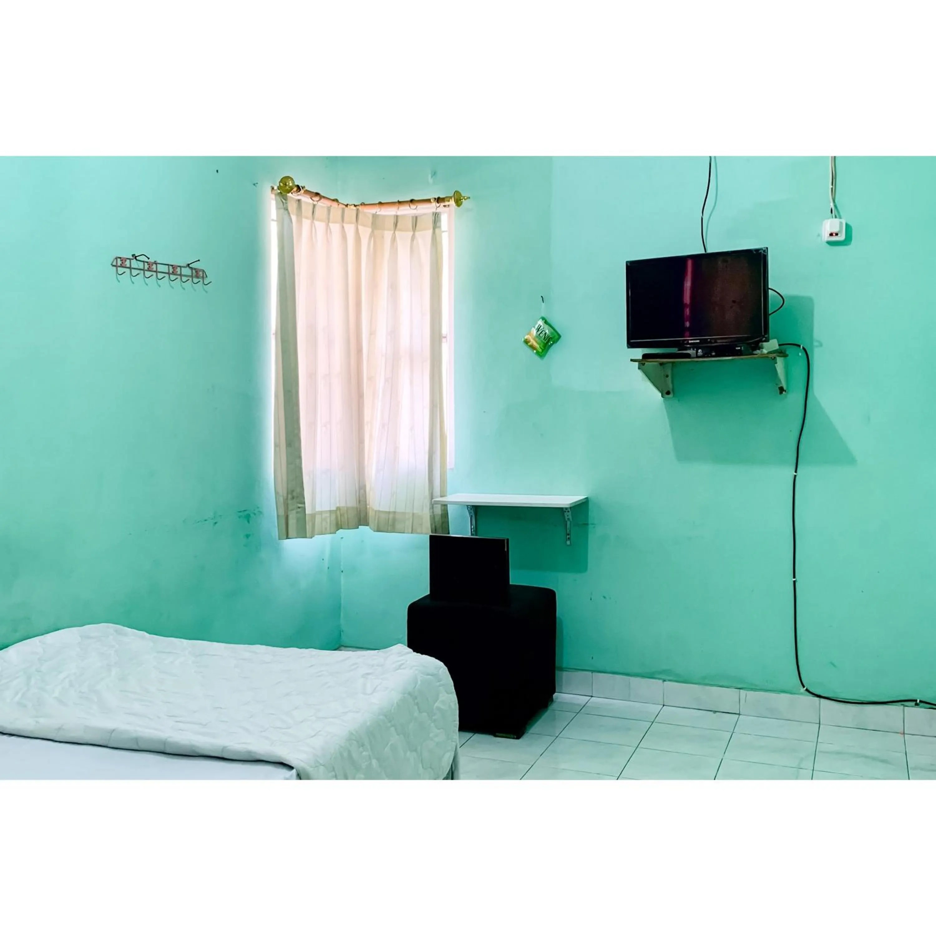 Bedroom, Bed in Surya Inn Syariah Cikarang RedPartner