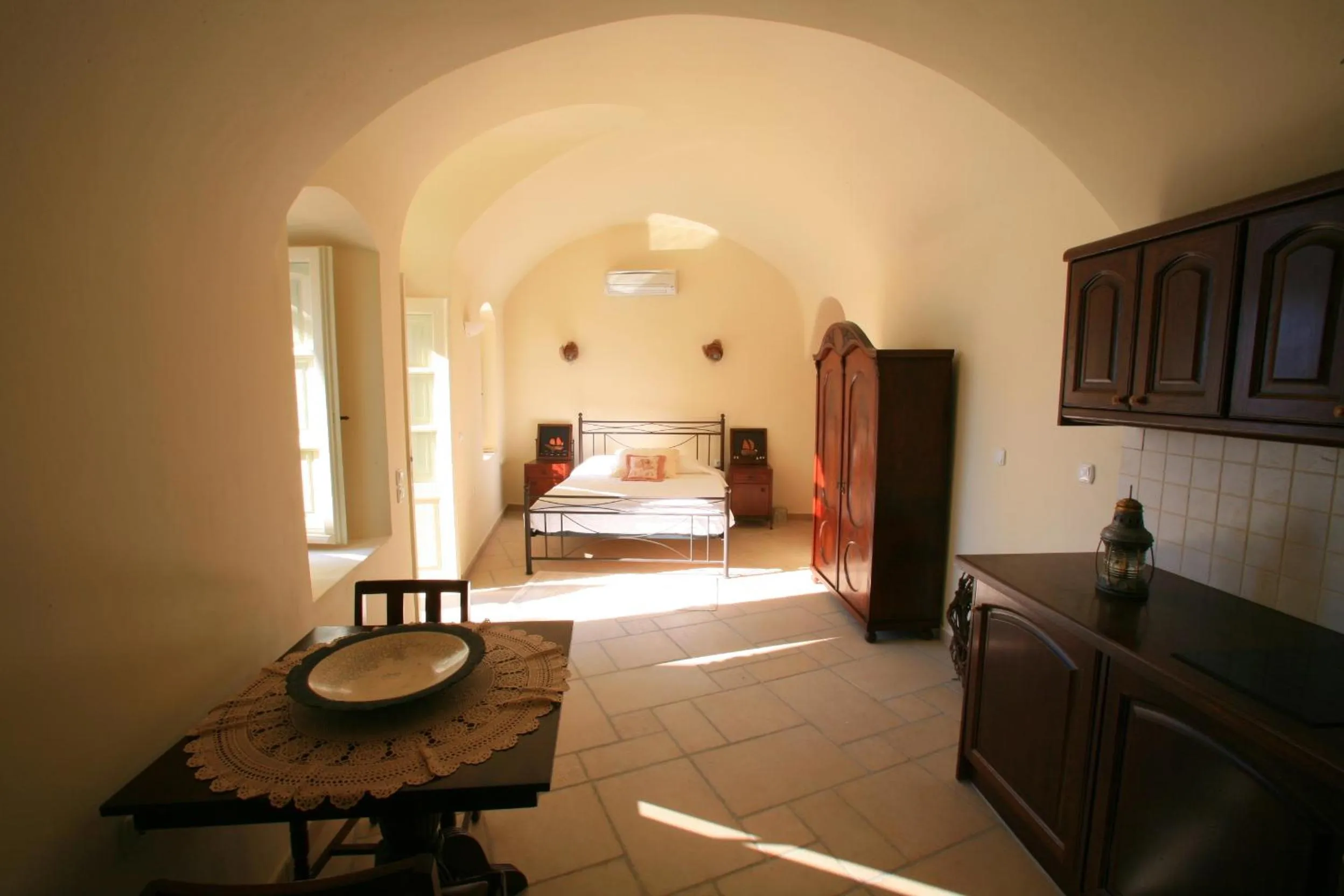 Day, Bed in Grand Canava